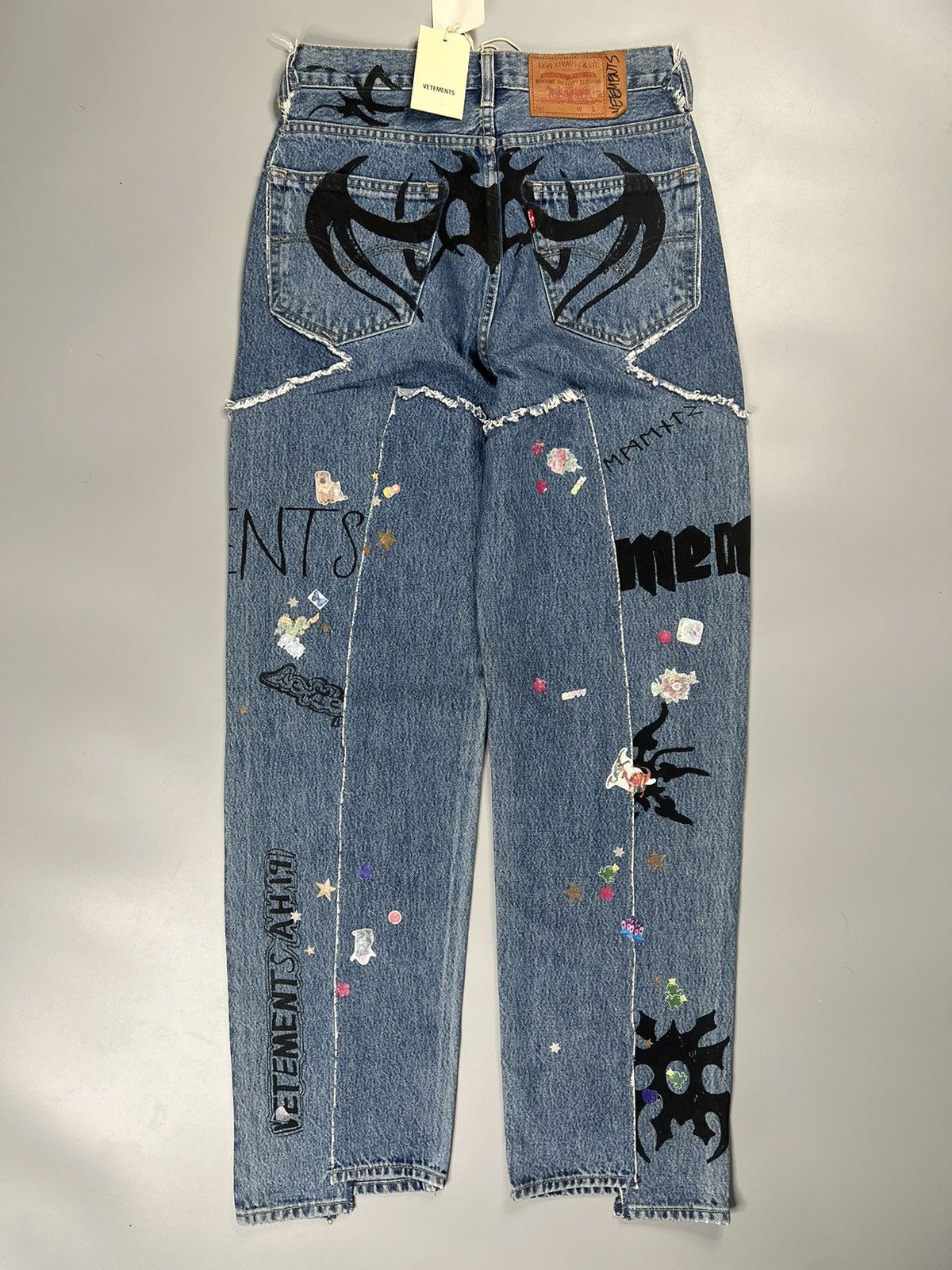 Levi's × Vetements Vetements A/W 19 Tribal & Stickers Patchwork Jeans Size US 29 - 3 Thumbnail
