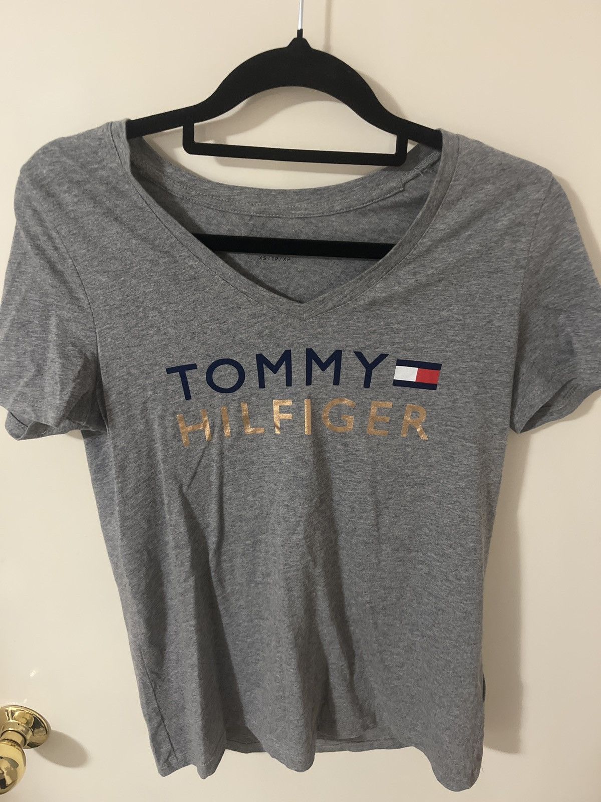 Tommy Hilfiger Tommy Hilfiger Soft Grey Tshirt Size XS / US 0-2 / IT 36-38 - 1 Thumbnail