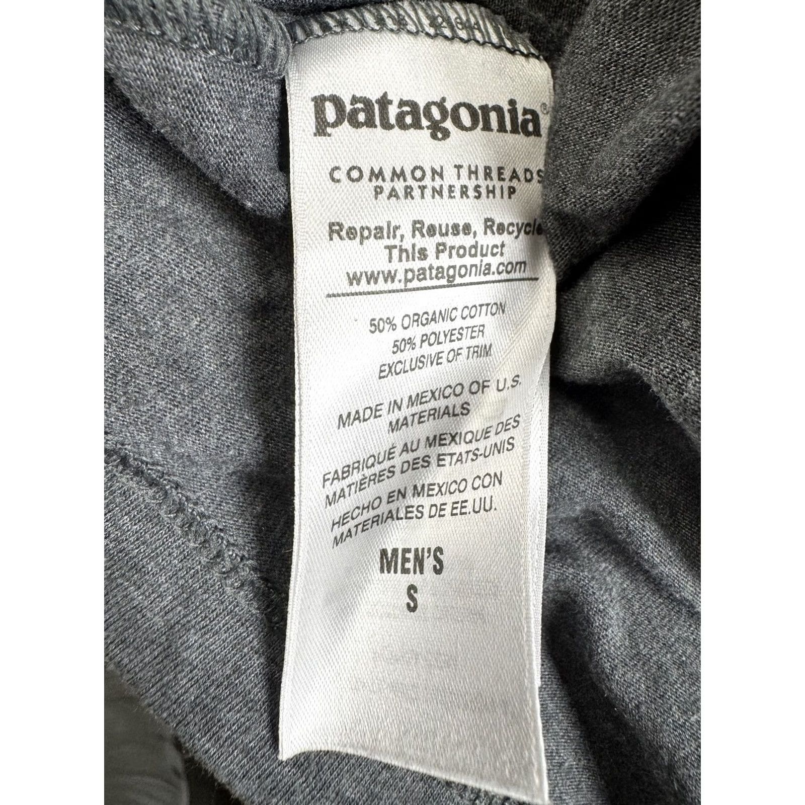 Patagonia Patagonia Men's S Slim Fit T-Shirt Dark Gray Flying Fish Trident Graphic Print Crew Neck Short Sleeve Womens? Size US S / EU 44-46 / 1 - 5 Thumbnail