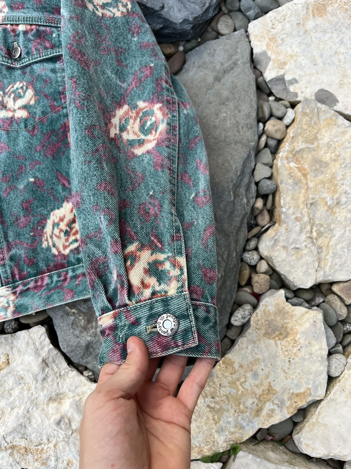 Vintage Vintage Jonny-q y2k all over print cropped denim jacket Size US M / EU 48-50 / 2 - 12 Thumbnail