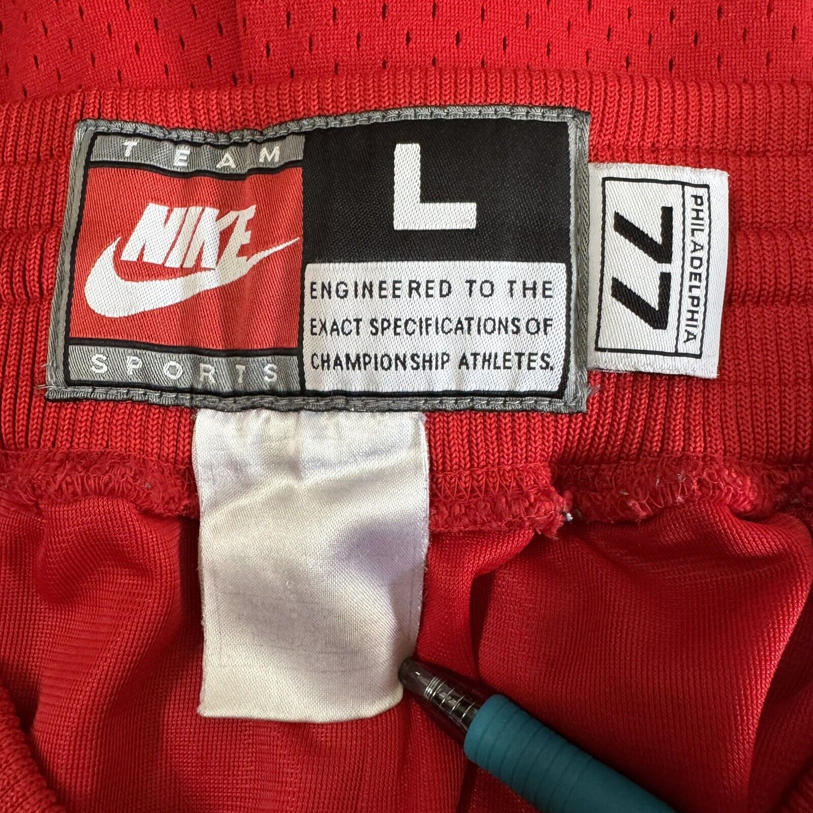 Nike Vintage Team Nike NBA Philly 76ers Red Shorts Size Large Size US 34 / EU 50 - 4 Thumbnail