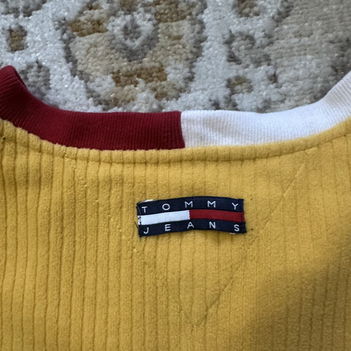 Tommy Hilfiger × Vintage VTG Y2K Tommy Hilfiger Yellow Corduroy Style Fleece V-Neck Size US XL / EU 56 / 4 - 9 Thumbnail