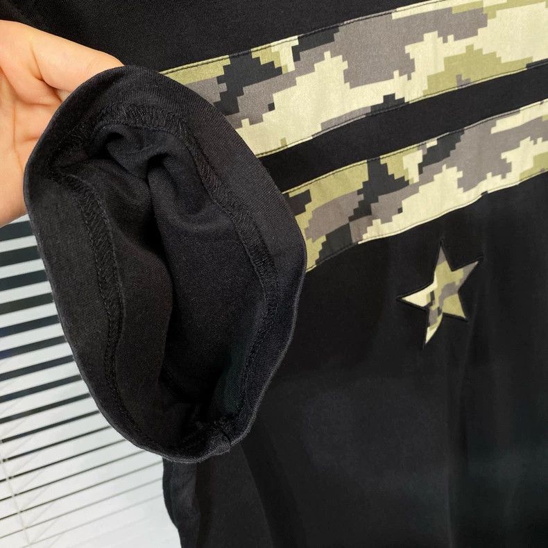 Givenchy Givenchy Short Sleeve T-Shirt Camouflage Patch Five Star Em Size US M / EU 48-50 / 2 - 5 Thumbnail