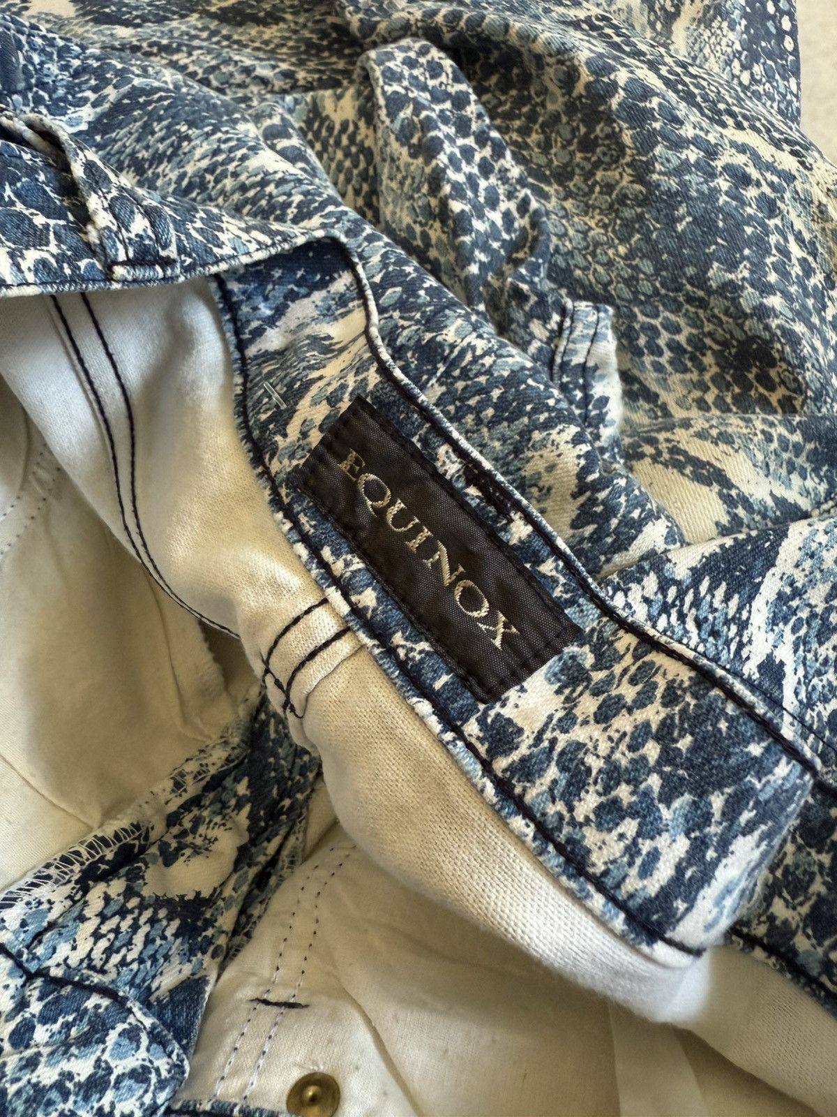 If Six Was Nine 2000s Vintage Equinox Inspired hysteric Blue snake print Size US 28 / EU 44 - 9 Thumbnail