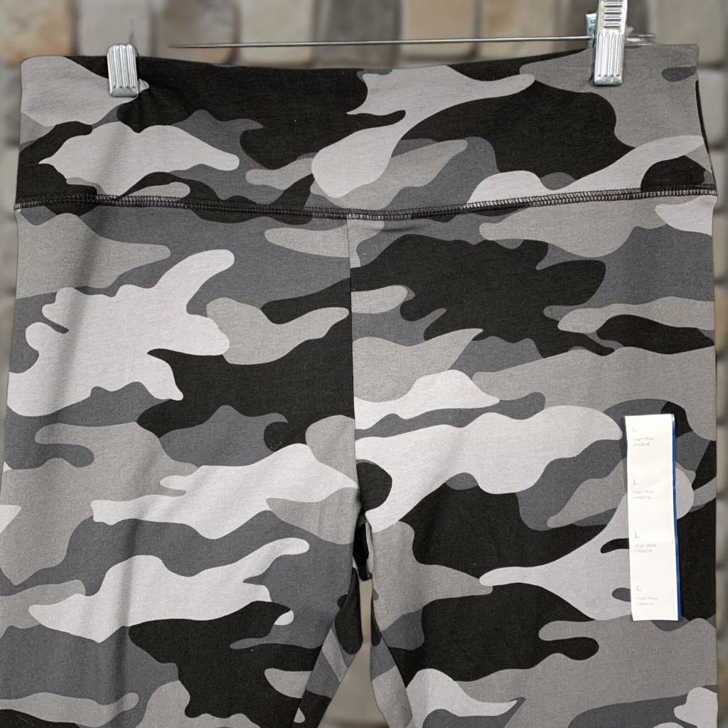 Vintage Wild Fable Women's High Rise Leggings Gray Camo Size Large NWT Top Pick for Yoga Workout NWT Size 36" / US 14 / IT 50 - 1 Thumbnail
