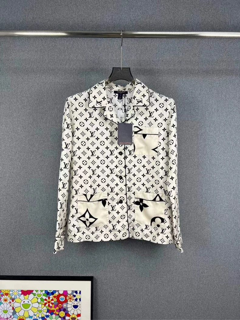 Louis Vuitton Louis Vuitton Silk shirt full of presbyopia shirt Size XS / US 0-2 / IT 36-38 - 1 Thumbnail