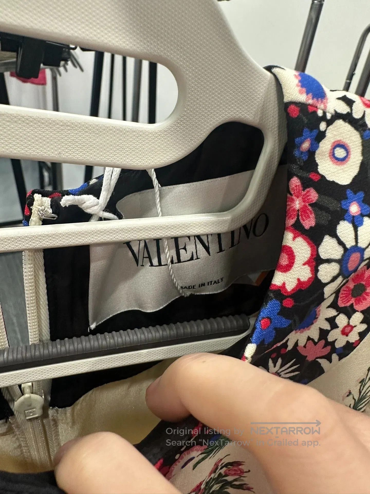 Valentino Valentino Silk Floral Short-Sleeve Dress. Size M / US 6-8 / IT 42-44 - 4 Thumbnail