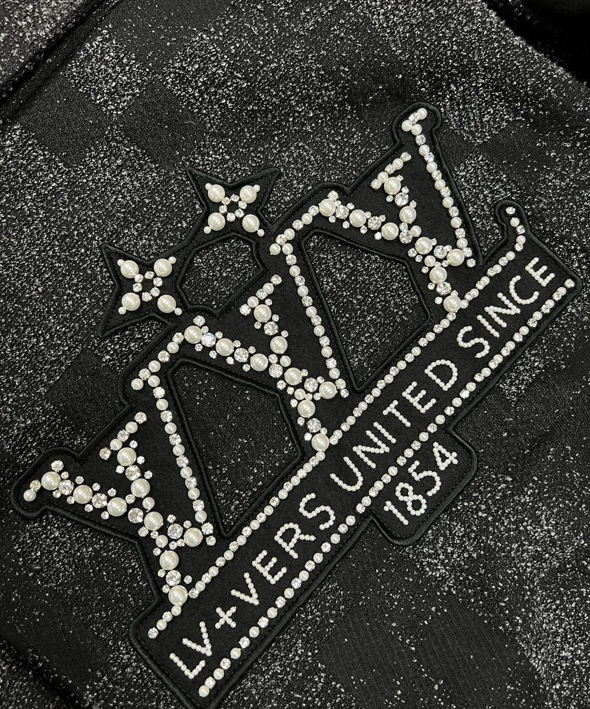 Louis Vuitton Louis Vuitton 50 Pearl whiskey swarovski Embroidered Jacket Size US M / EU 48-50 / 2 - 4 Thumbnail