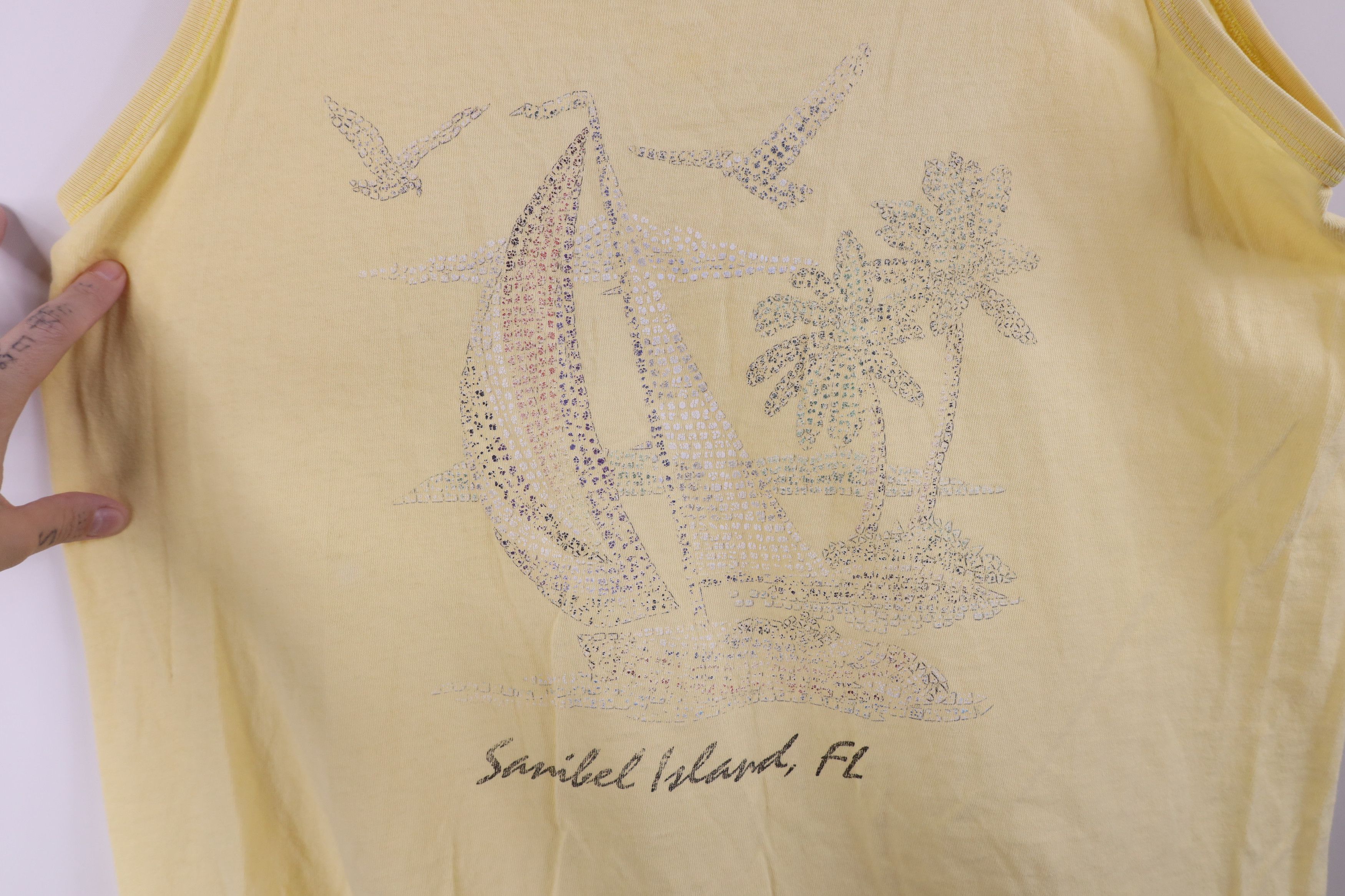 Vintage Vintage 90s Streetwear Island Sailing Tank Top T-Shirt USA Size L / US 10 / IT 46 - 4 Thumbnail
