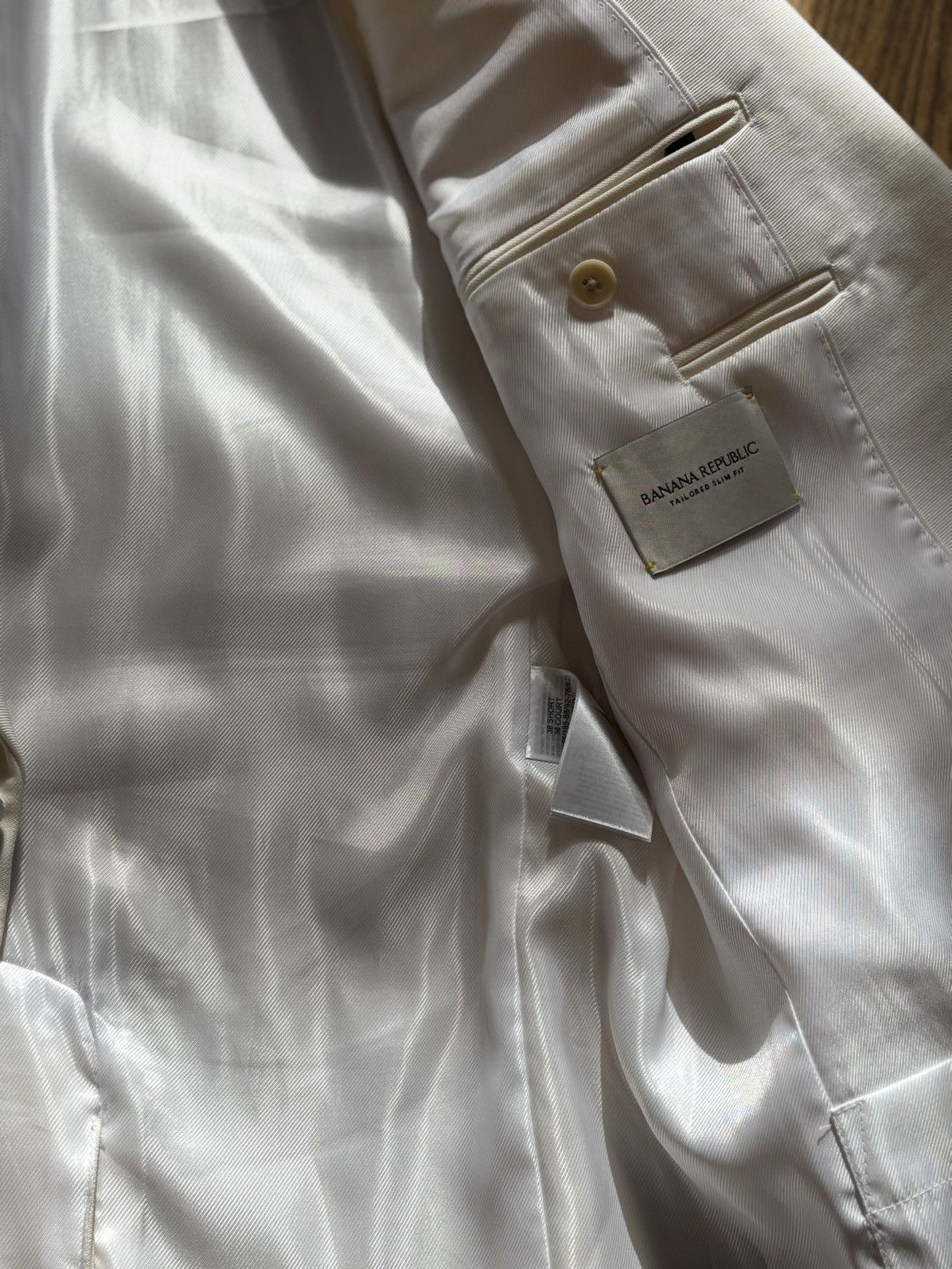 Banana Republic Off-White Slim Fit Tuxedo Jacket Size 38S - 3 Thumbnail