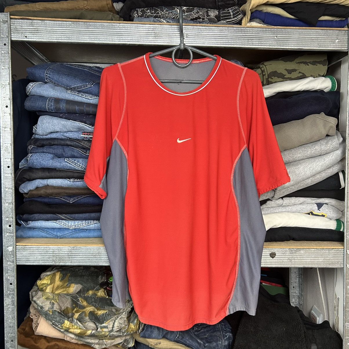 Nike Vintage Nike Centre Swoosh Sportswear dri fit tee Size US S / EU 44-46 / 1 - 1 Thumbnail