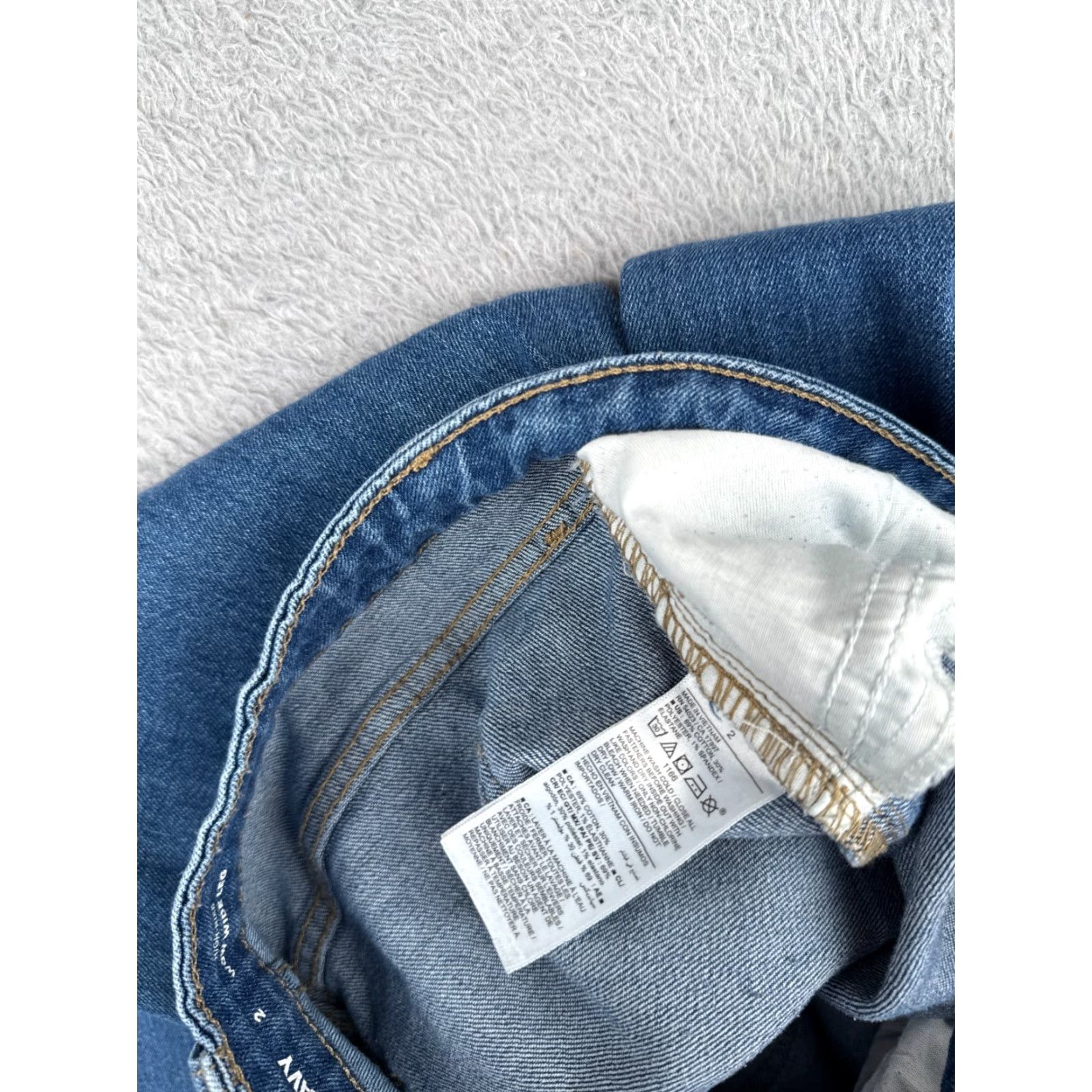 Old Navy Old Navy Wide Leg Jeans Womens 2 High Rise Blue Denim Cotton Blend 26x30 5-Pocket Regular Fit Size 26" / US 2 / IT 38 - 7 Thumbnail