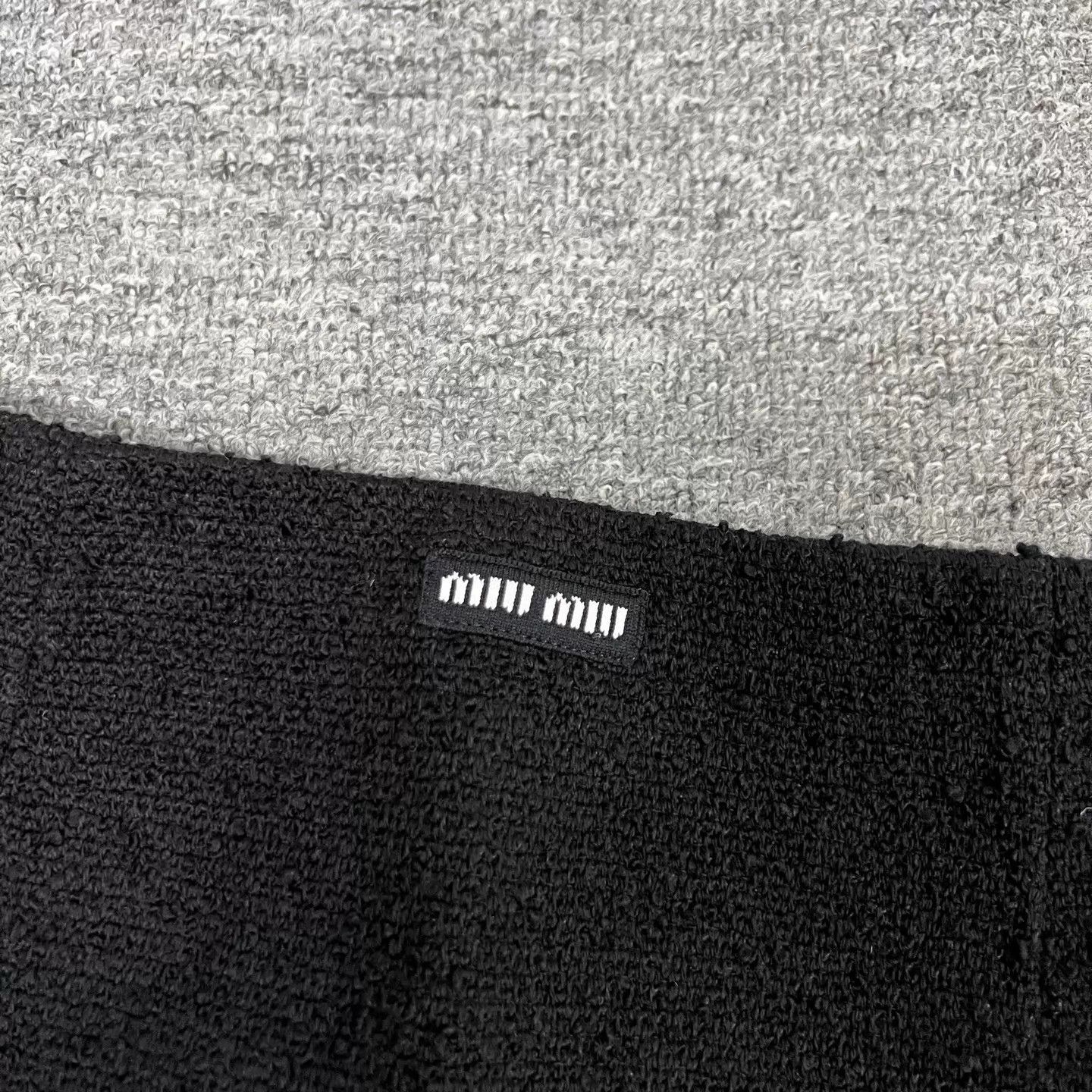 Miu Miu MIU MIU Gold Buckle Logo Low-Rise Black Mini Skirt 36 Size 25" / US 0 / IT 36 - 4 Thumbnail