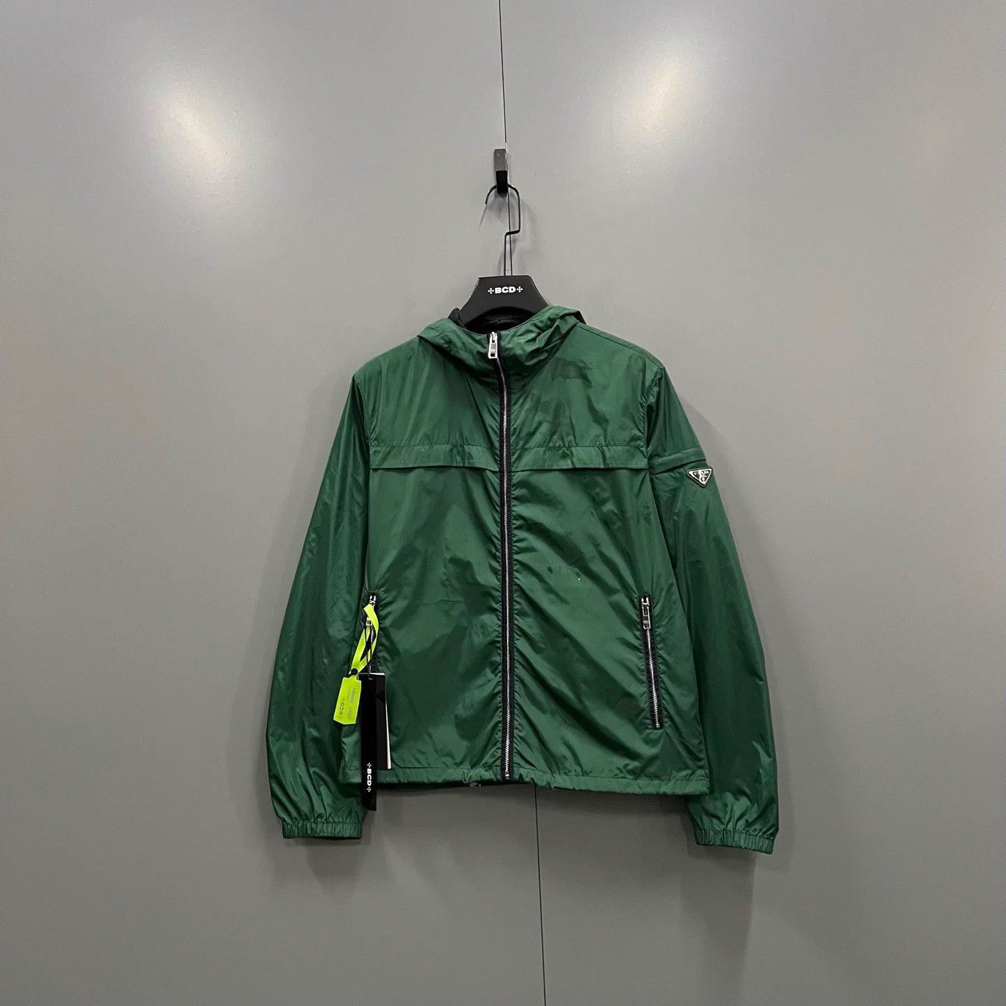 Prada PRADA green triangle logo nylon jacket size 50 Size XL / US 12-14 / IT 48-50 - 1 Thumbnail