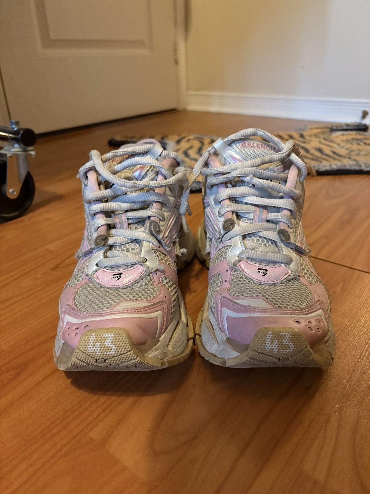 Balenciaga Balenciaga Runner Sneakers Pink & White Size US 10 / EU 43 - 4 Thumbnail