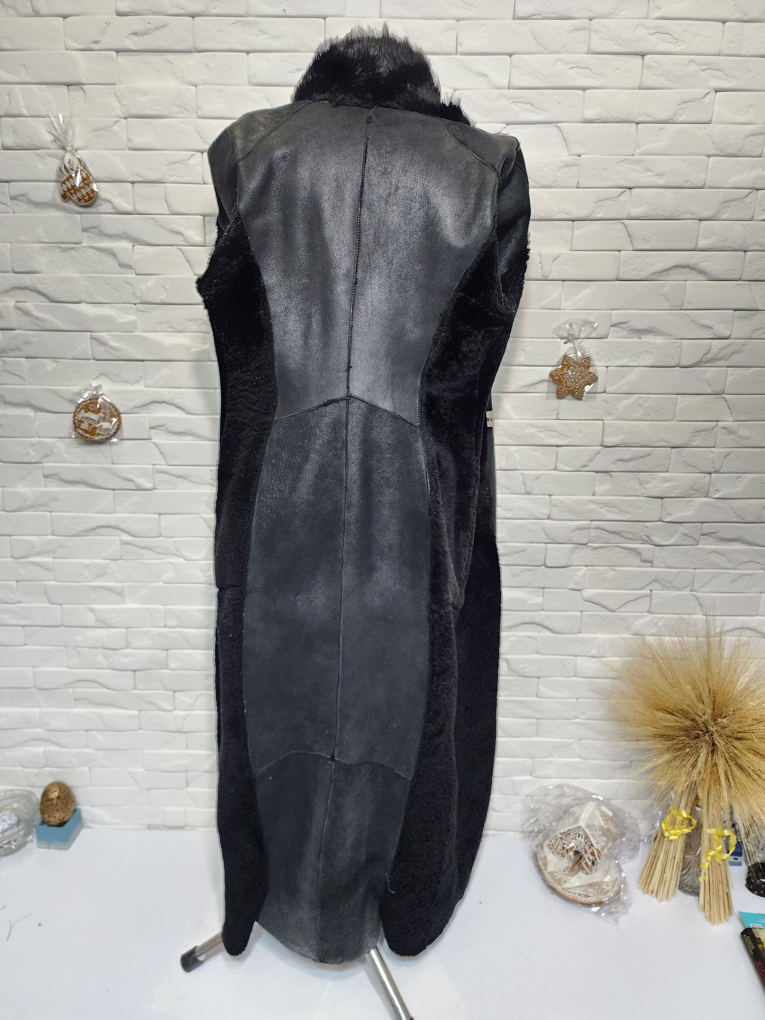 Furla Black Sheepskin Coat: Women's Fur Coat , Button Front Size L / US 10 / IT 46 - 7 Thumbnail