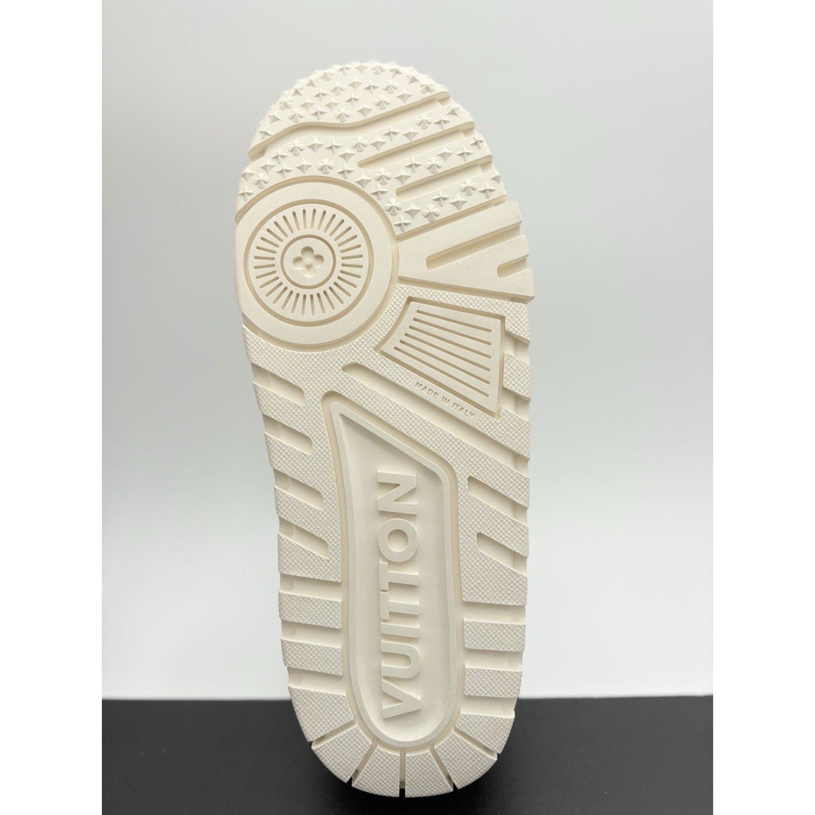 Louis Vuitton Louis Vuitton Maxi Trainer ' White ' | WORN ONCE! Size US 11.5 / EU 44-45 - 13 Thumbnail