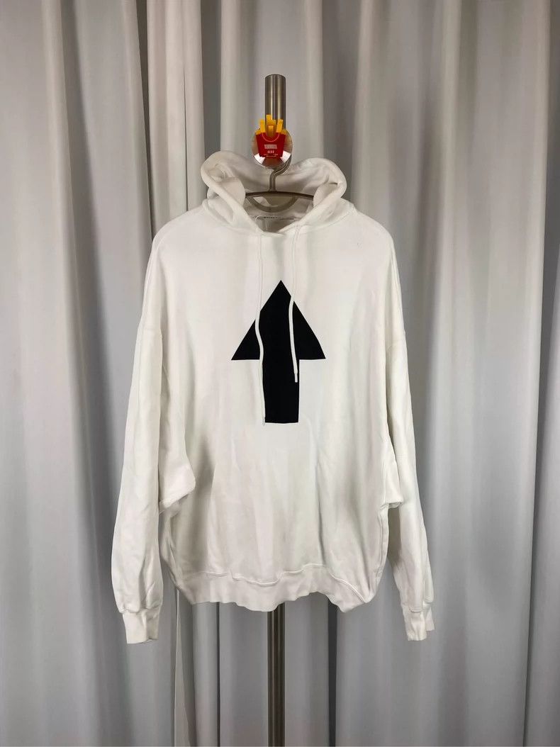 Balenciaga Balenciaga Arrow Print White Hoodie - dmc Size US XS / EU 42 / 0 - 1 Thumbnail