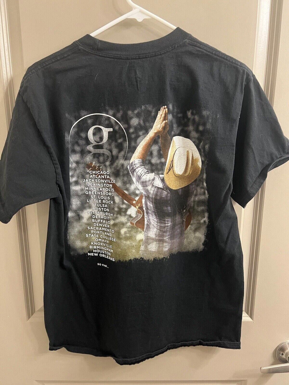Designer Garth Brooks World Tour 2014 T shirt sz M Size US M / EU 48-50 / 2 - 3 Thumbnail