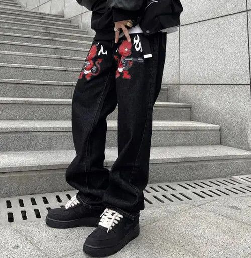 image of Vintage Men's Printed Pants in Black (Size 32)