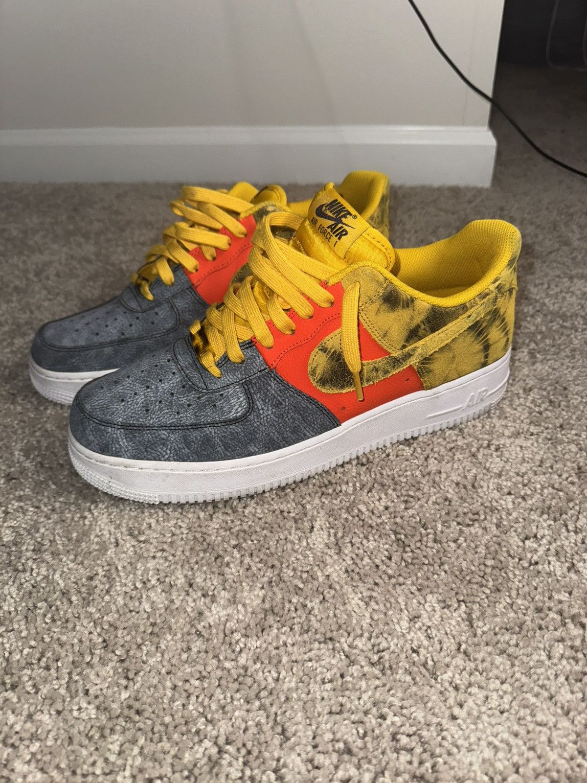 Nike Nike Air Force 1 Low Tie Dye Dark Sulphur Size US 10.5 / EU 43-44 - 3 Thumbnail