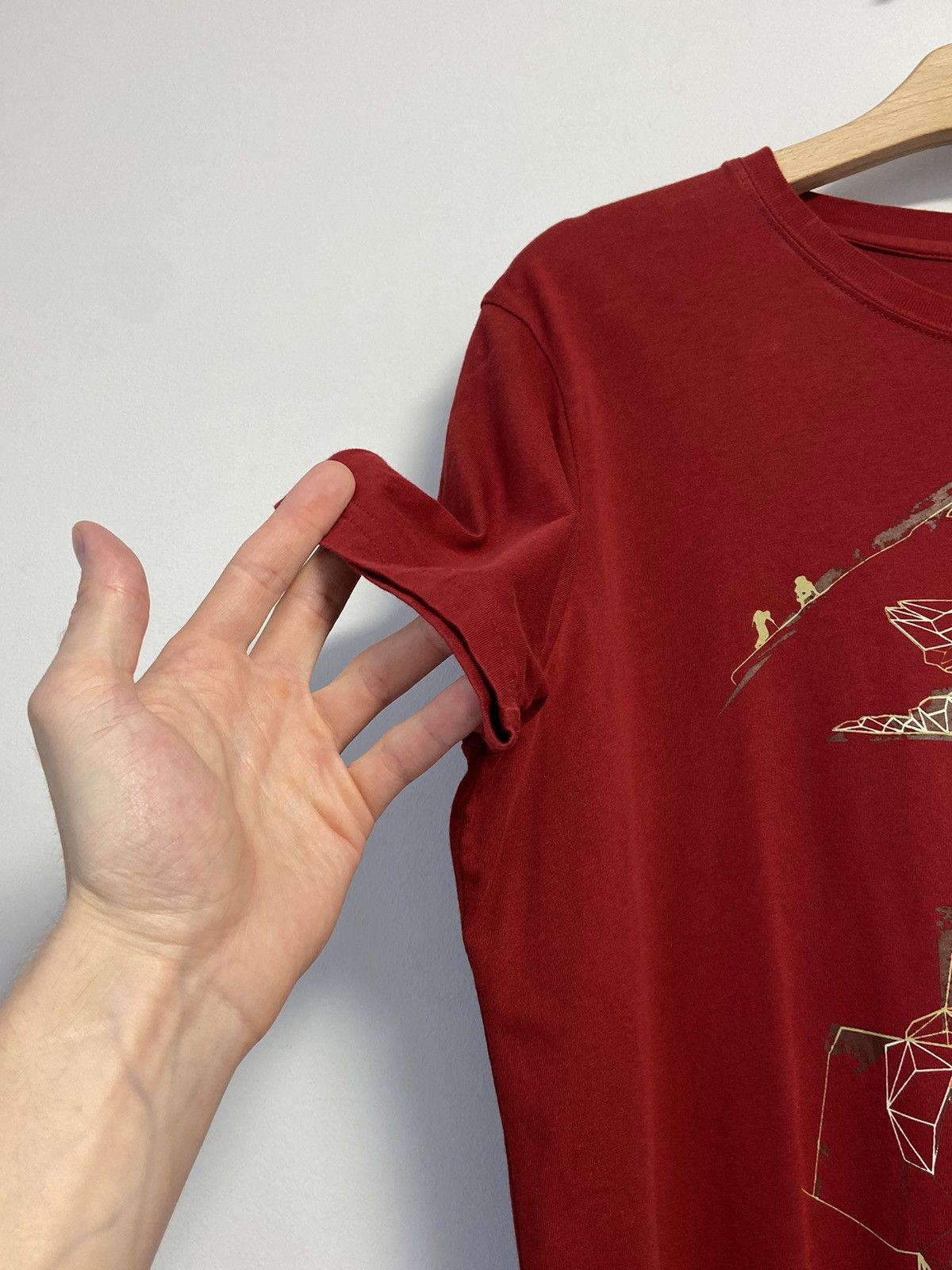 Arc'teryx Vintage Arcteryx Big Logo T-Shirt Red Size US M / EU 48-50 / 2 - 5 Thumbnail