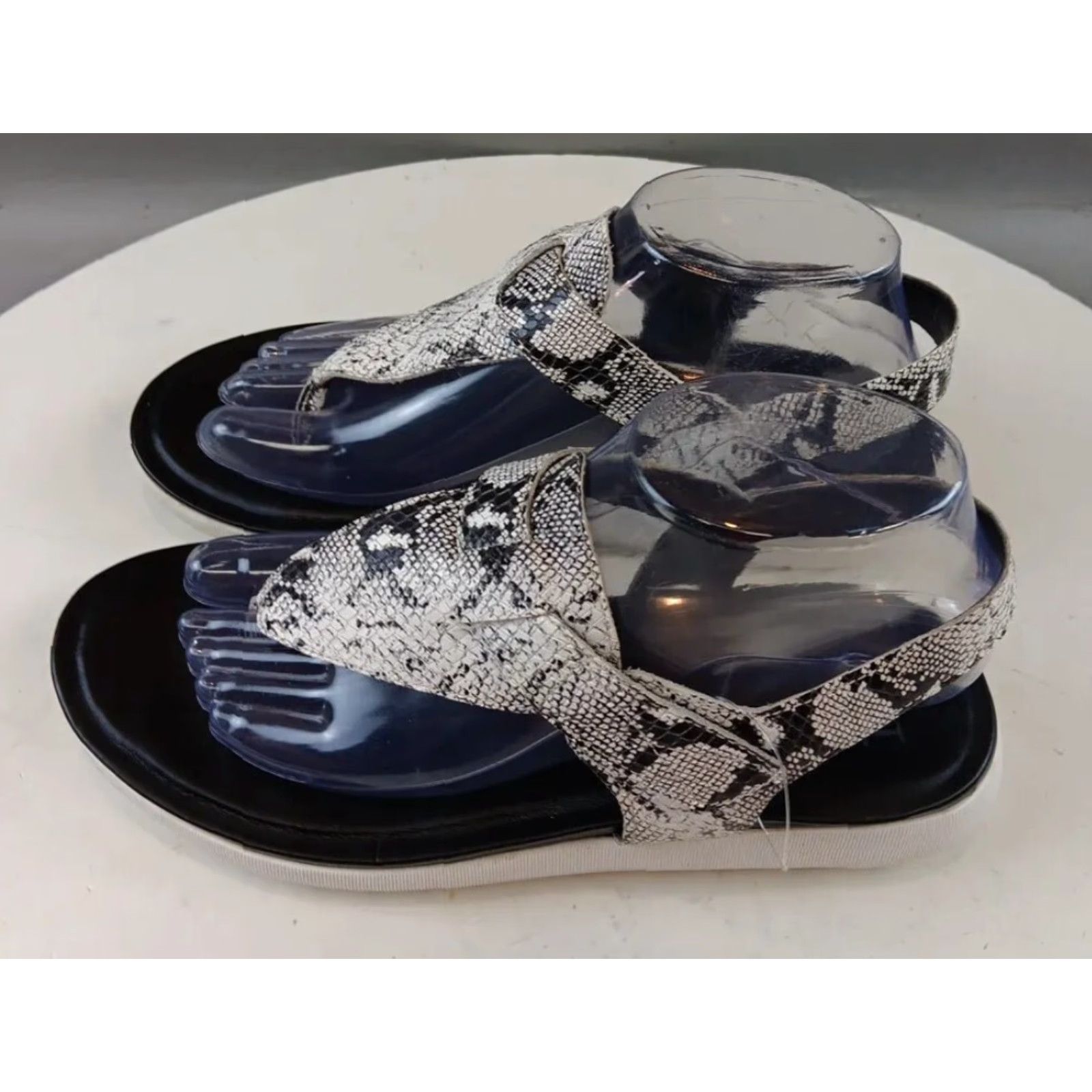 Naturalizer Naturalizer Sandal Womens US Size 8 M Leather White Snake T-Strap Casual Shoes Size US 5 / IT 35 - 5 Thumbnail
