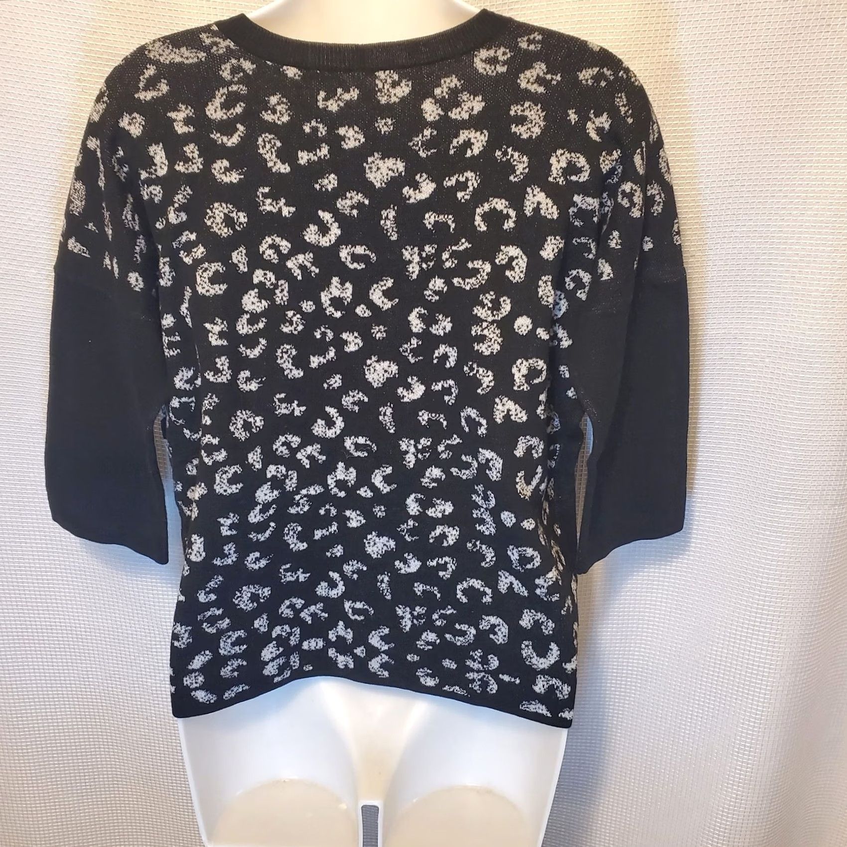 Armani Exchange Armani Exchange Sweater Womens XS 3/4 Sleeve Cheetah Print Black Chic City Size XS / US 0-2 / IT 36-38 - 2 Thumbnail