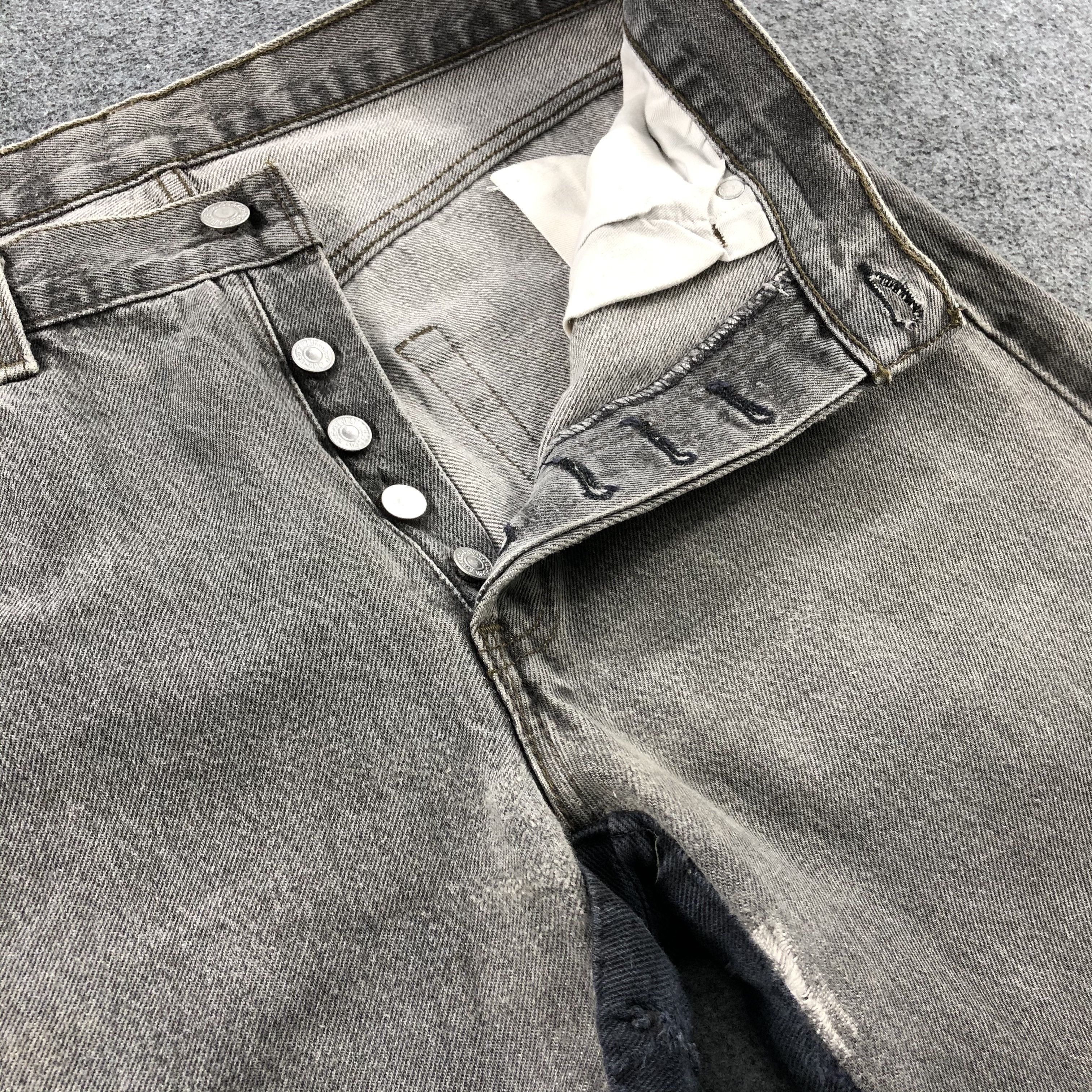 Levi's 90s Vintage Faded Black Levis 501 Jeans-JM1524 Size US 31 - 9 Thumbnail