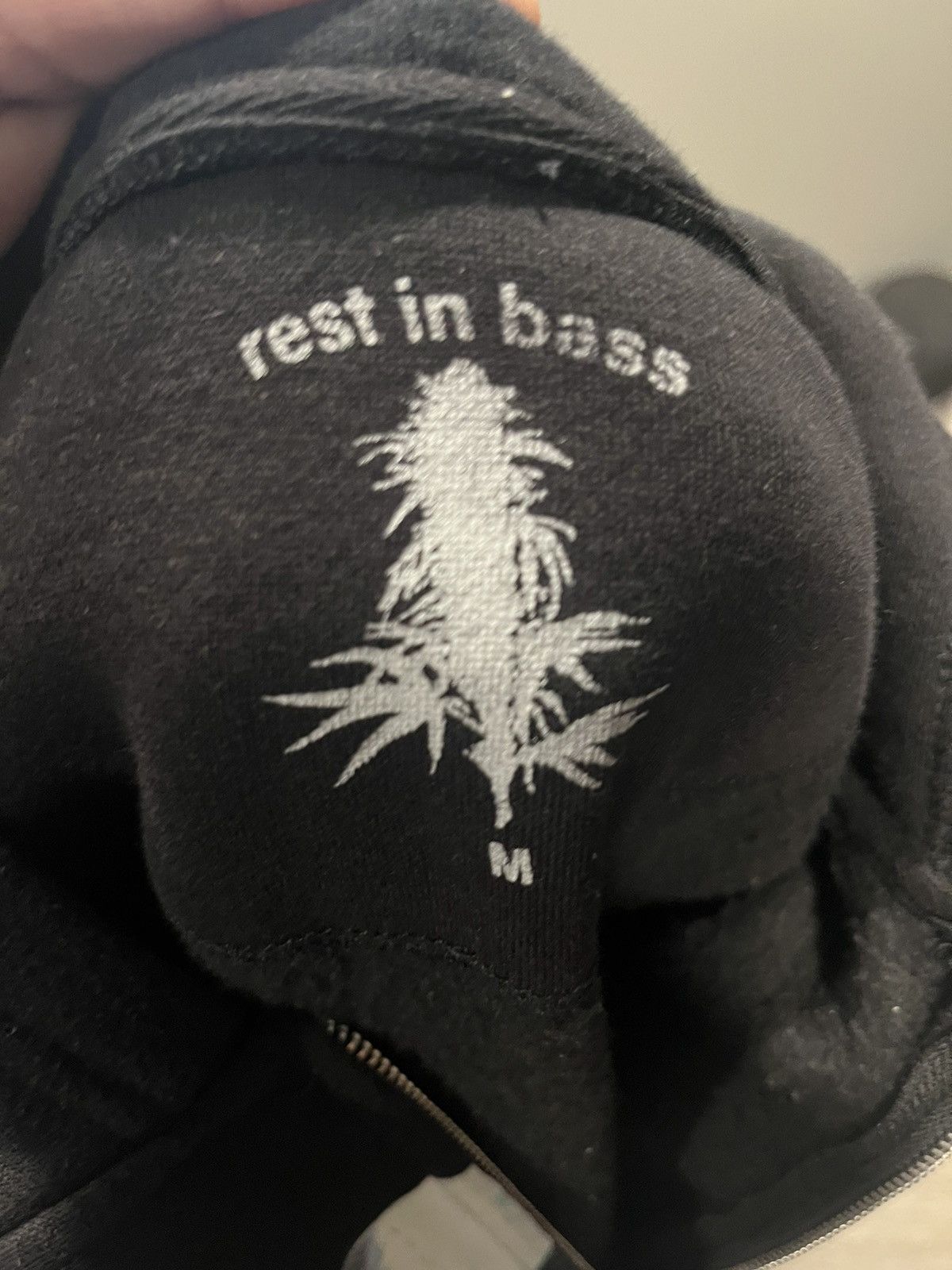 Other Che “Rest In Bass” black zip-up hoodie Size US M / EU 48-50 / 2 - 3 Thumbnail