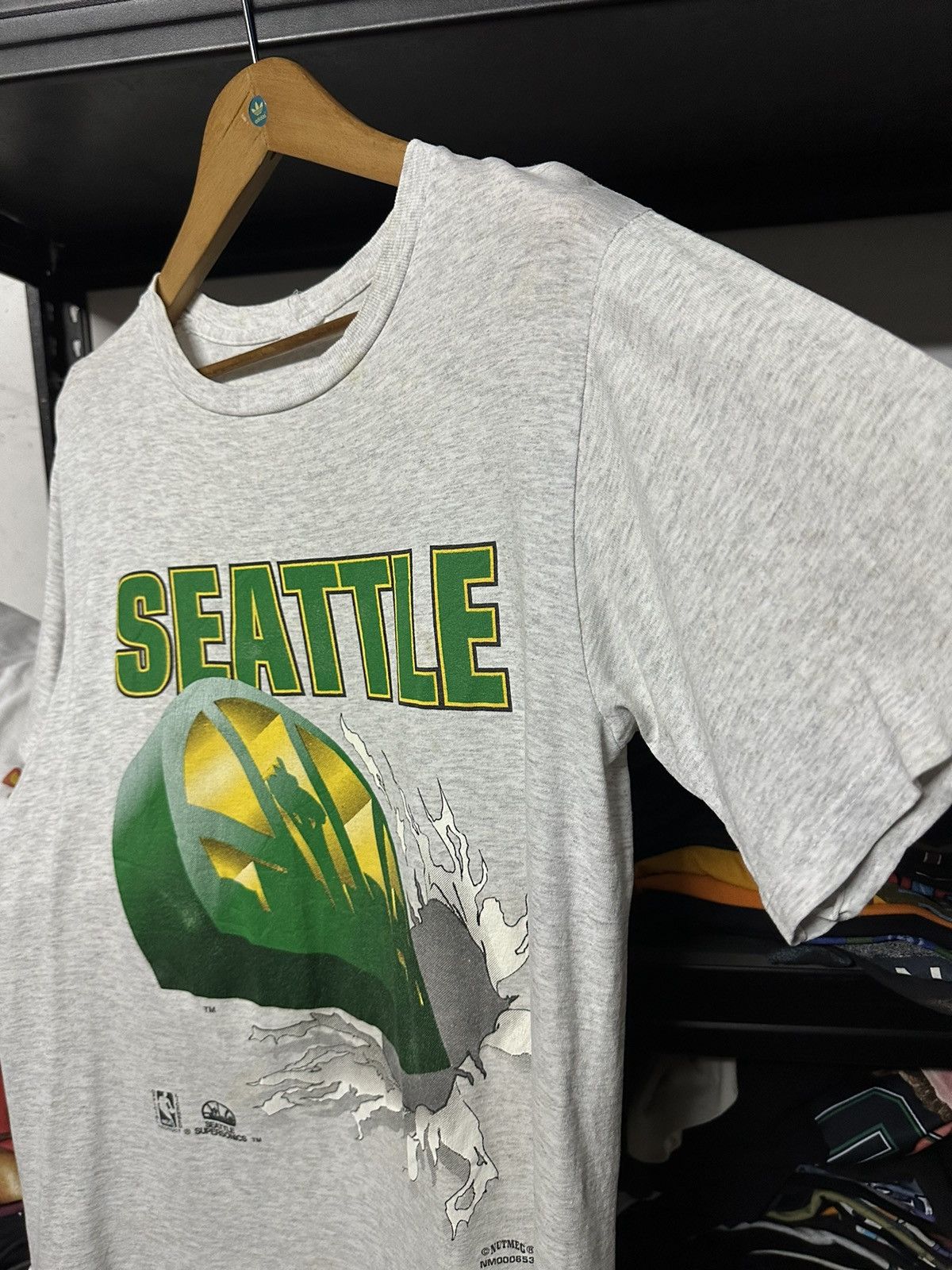 NBA × Nutmeg × Vintage Vintage 90s Nba Seattle Supersonic Faded Tee Size US M / EU 48-50 / 2 - 6 Thumbnail