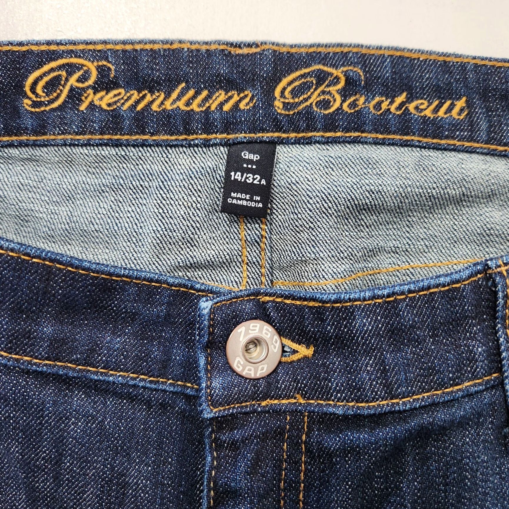 Gap Gap Jeans Premium Dark Wash Denim Low Rise Bootcut 14/32 Womens Regular 5-Pocket Blue Size 36" / US 14 / IT 50 - 7 Thumbnail