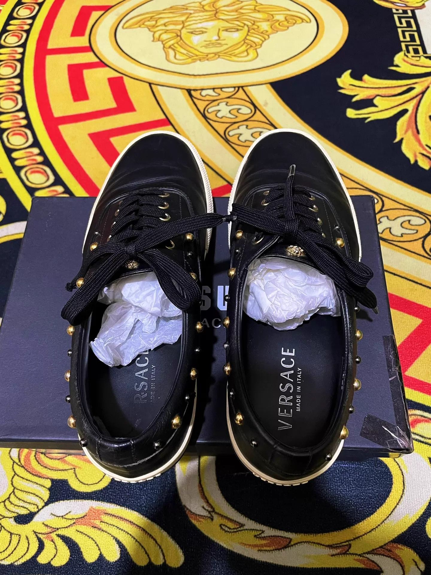 Versace Versace Greca Calfskin Round Toe Rivet Hardware Sneakers Size US 10 / EU 43 - 2 Thumbnail