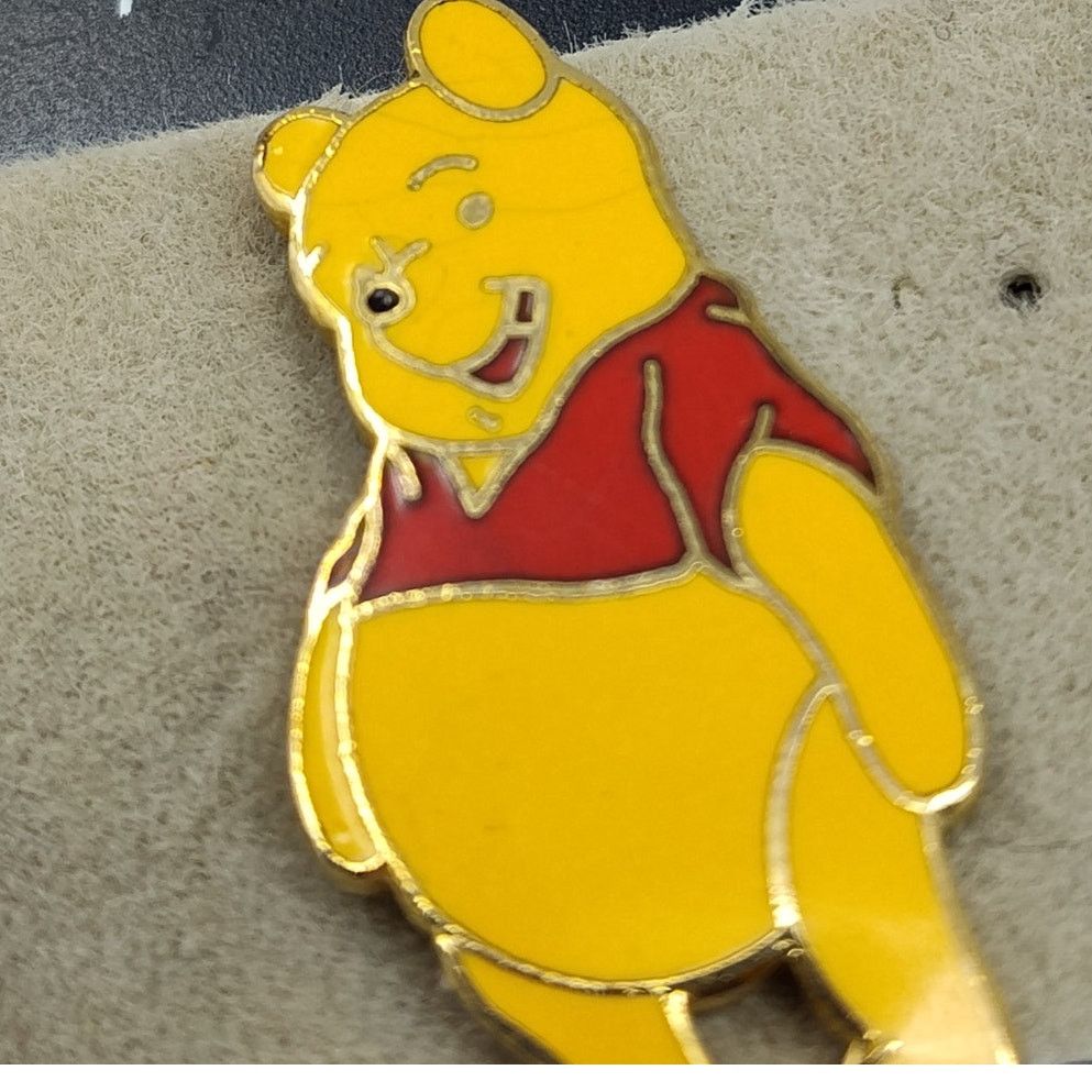 Disney Vintage 90s Winnie the Pooh Enamel Pin Classic NIP Size ONE SIZE - 3 Thumbnail