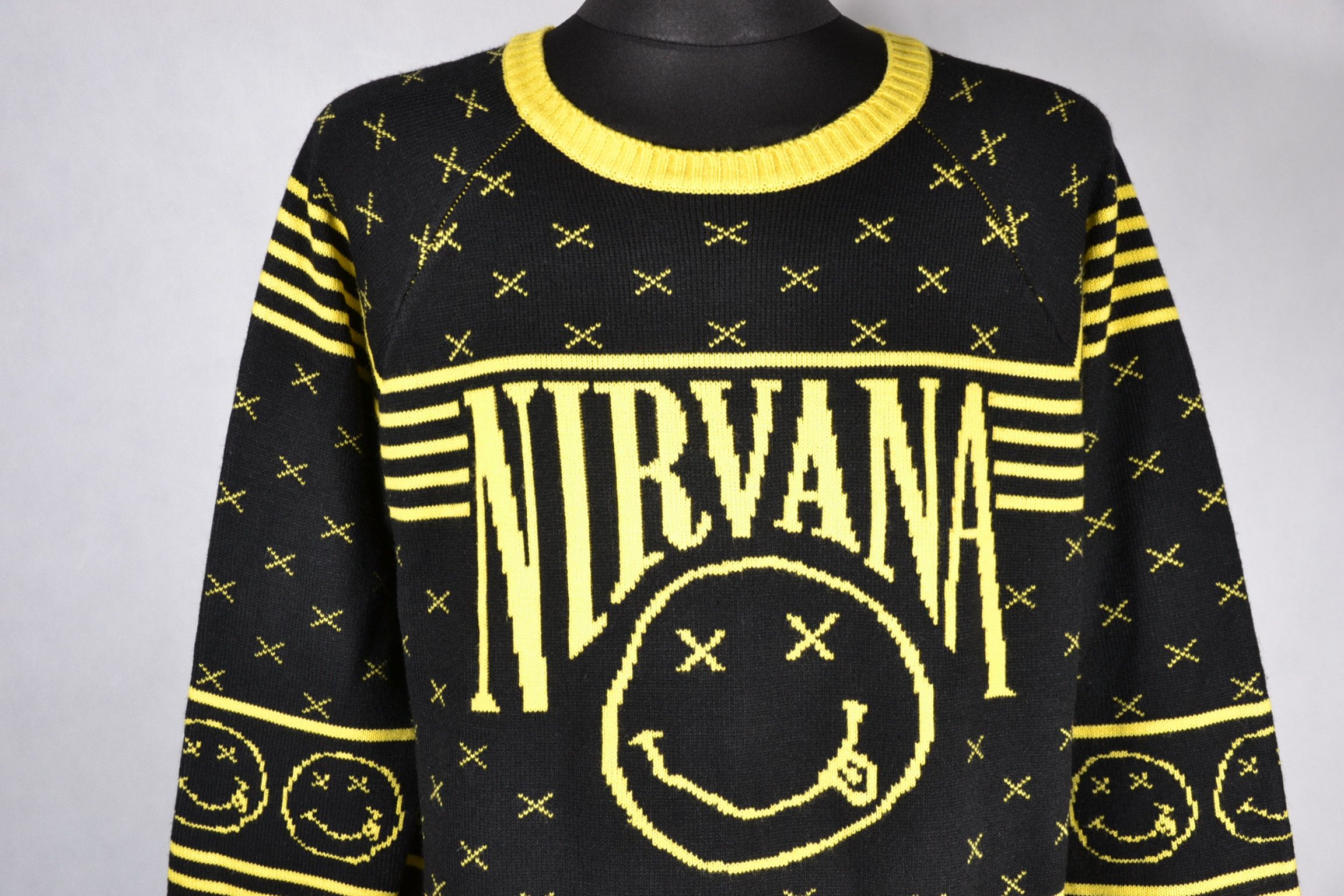 Other NIRVANA Sweatshirt Sweater XL Mens 2016 Smile Kurt Cobain Size US XL / EU 56 / 4 - 2 Thumbnail