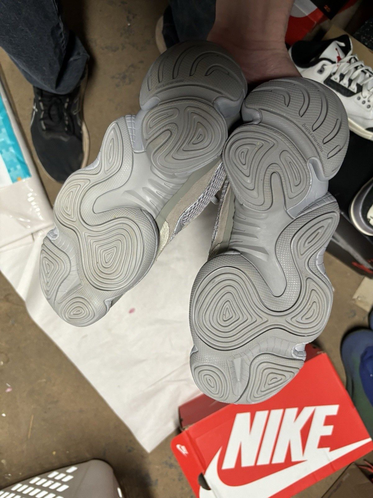Yeezy adidas Yeezy 500 Stone Salt Size US 8 / EU 41 - 5 Thumbnail