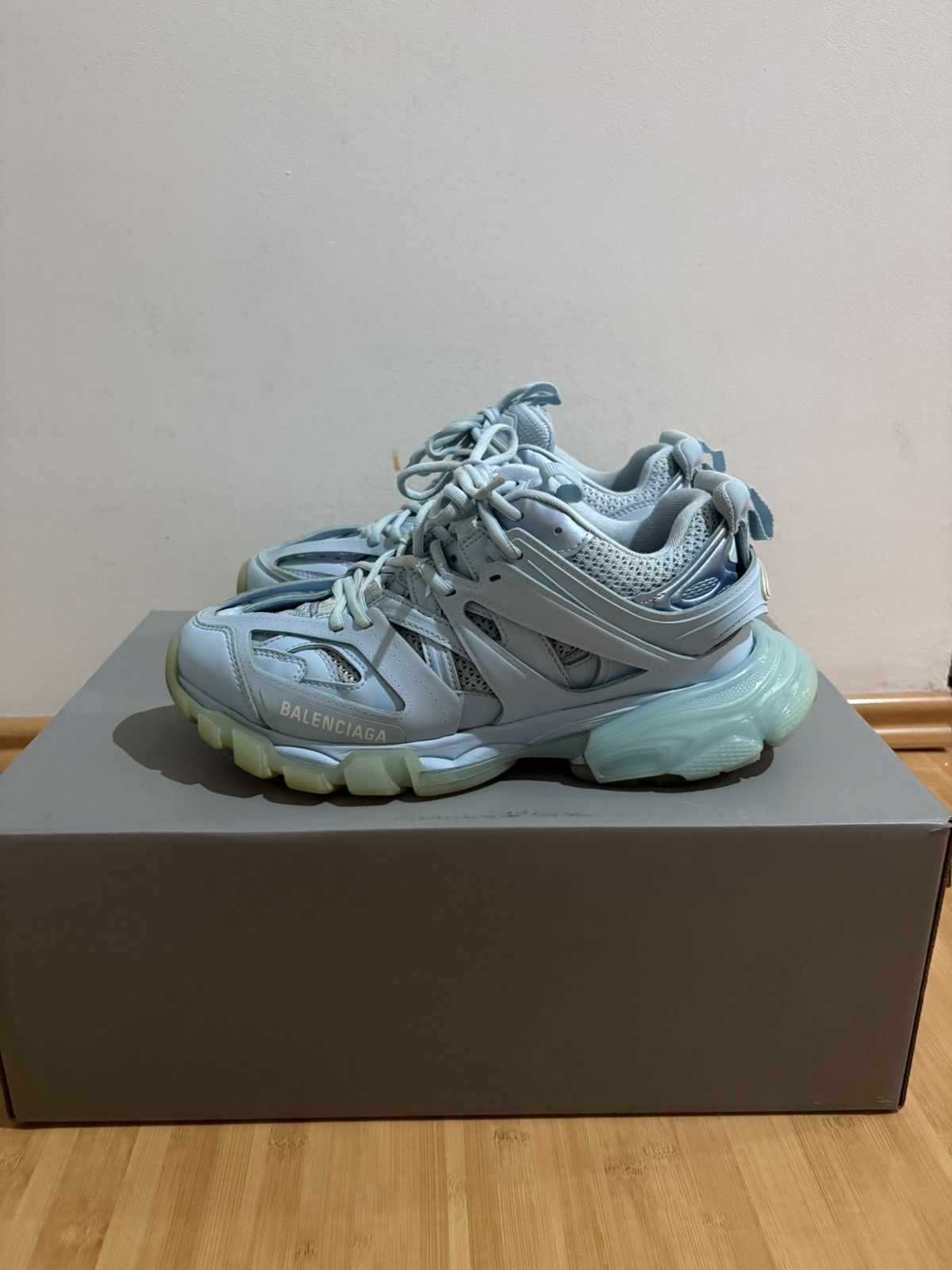 Balenciaga Balenciaga Track baby blue size 40 Size US 7 / EU 40 - 1 Thumbnail