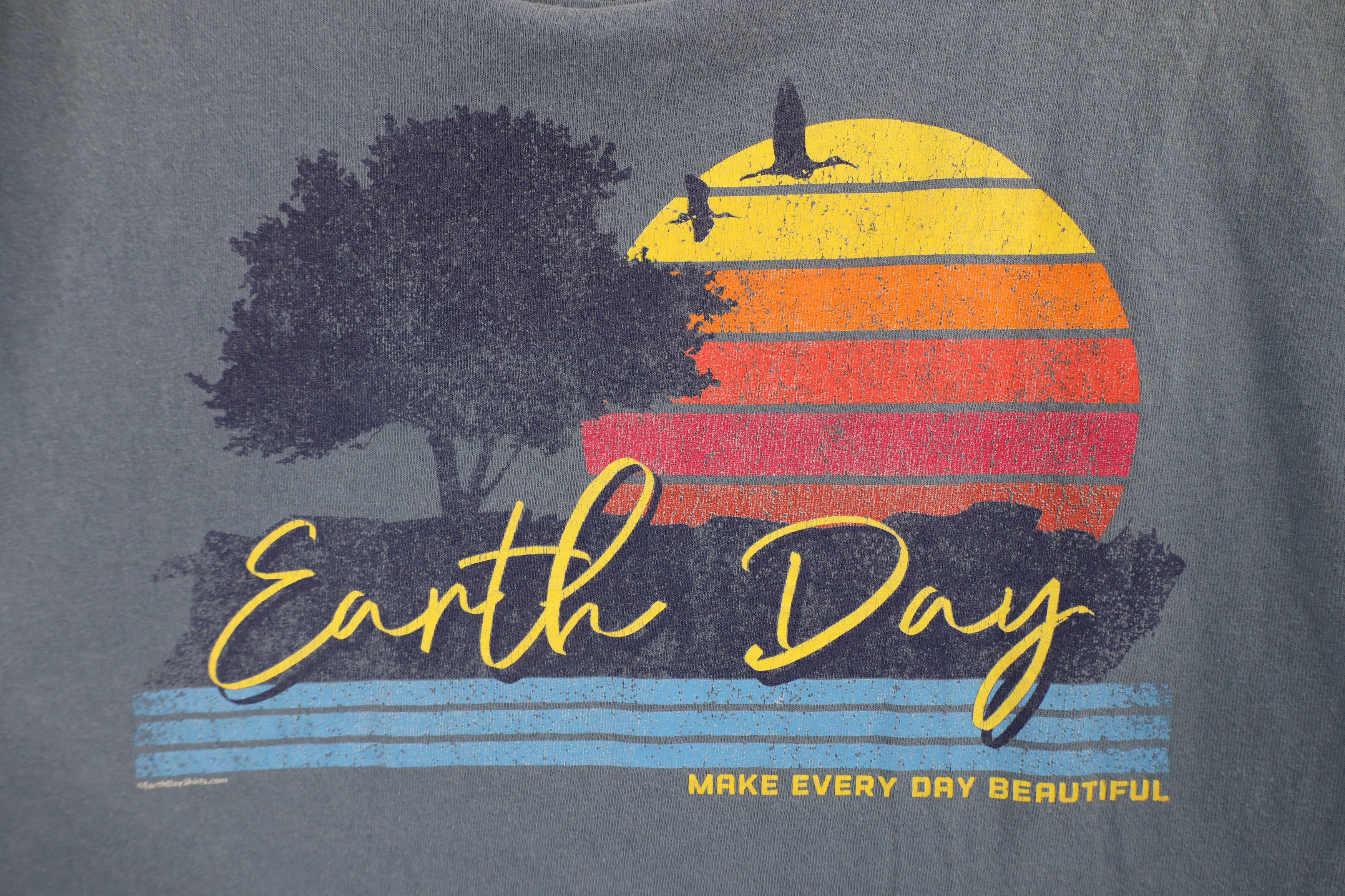 Vintage Vintage Streetwear Spell Out Sunset Earth Day Nature T-Shirt Size US L / EU 52-54 / 3 - 5 Thumbnail