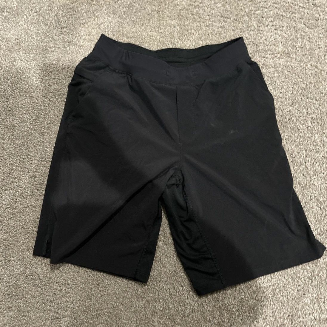 Lululemon Large Lululemon Shorts Size US 40 / EU 56 - 1 Thumbnail
