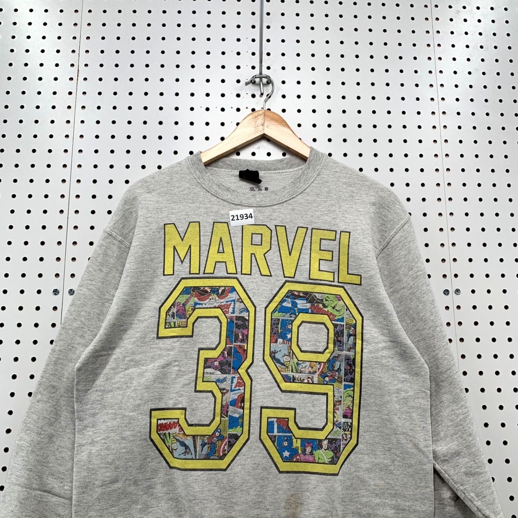 Vintage Marvel Sweatshirt Gray Adult Medium Crewneck Pullover Comic Movie 39 Crewneck Sweatshirt Gray Adult Medium Size US M / EU 48-50 / 2 - 7 Thumbnail