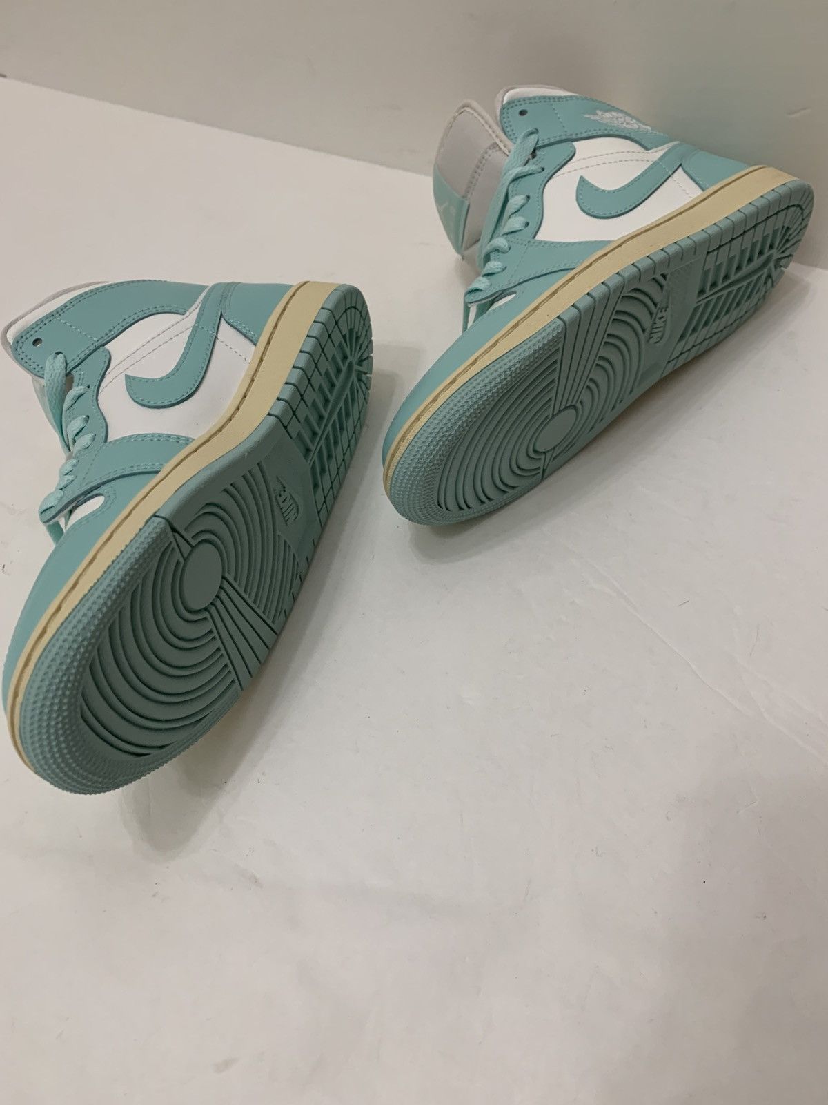 Jordan Brand AIR JORDAN 1 MID Size US 6 / IT 36 - 13 Thumbnail