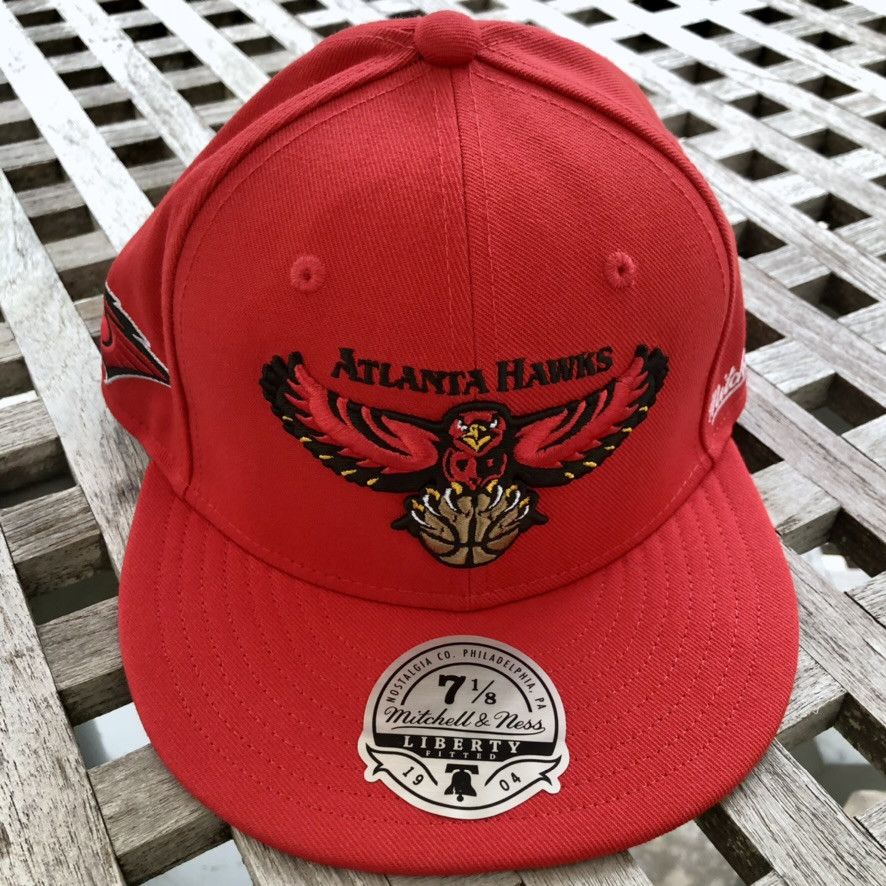 Mitchell & Ness Atlanta Hawks 90s Retro Logo Patch NBA HWC Fitted Hat 7 1/8 Size ONE SIZE - 2 Thumbnail