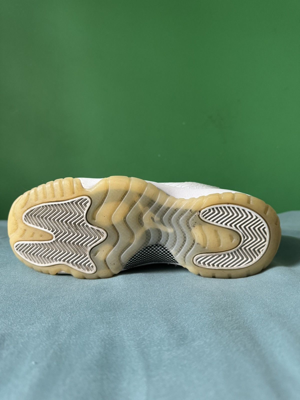 Jordan Brand Nike Air Jordan 11 Low Heiress Pure Platinum 2017 Size US 7.5 / EU 40-41 - 5 Thumbnail