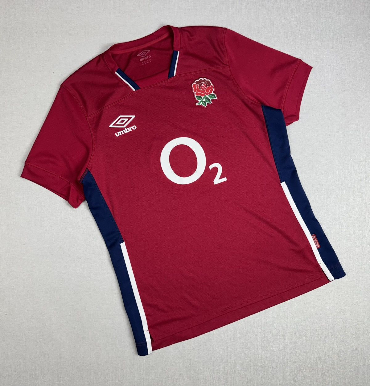 Umbro Men’s Umbro England O2 Rugby Jersey Shirt size XL Size US XL / EU 56 / 4 - 1 Thumbnail