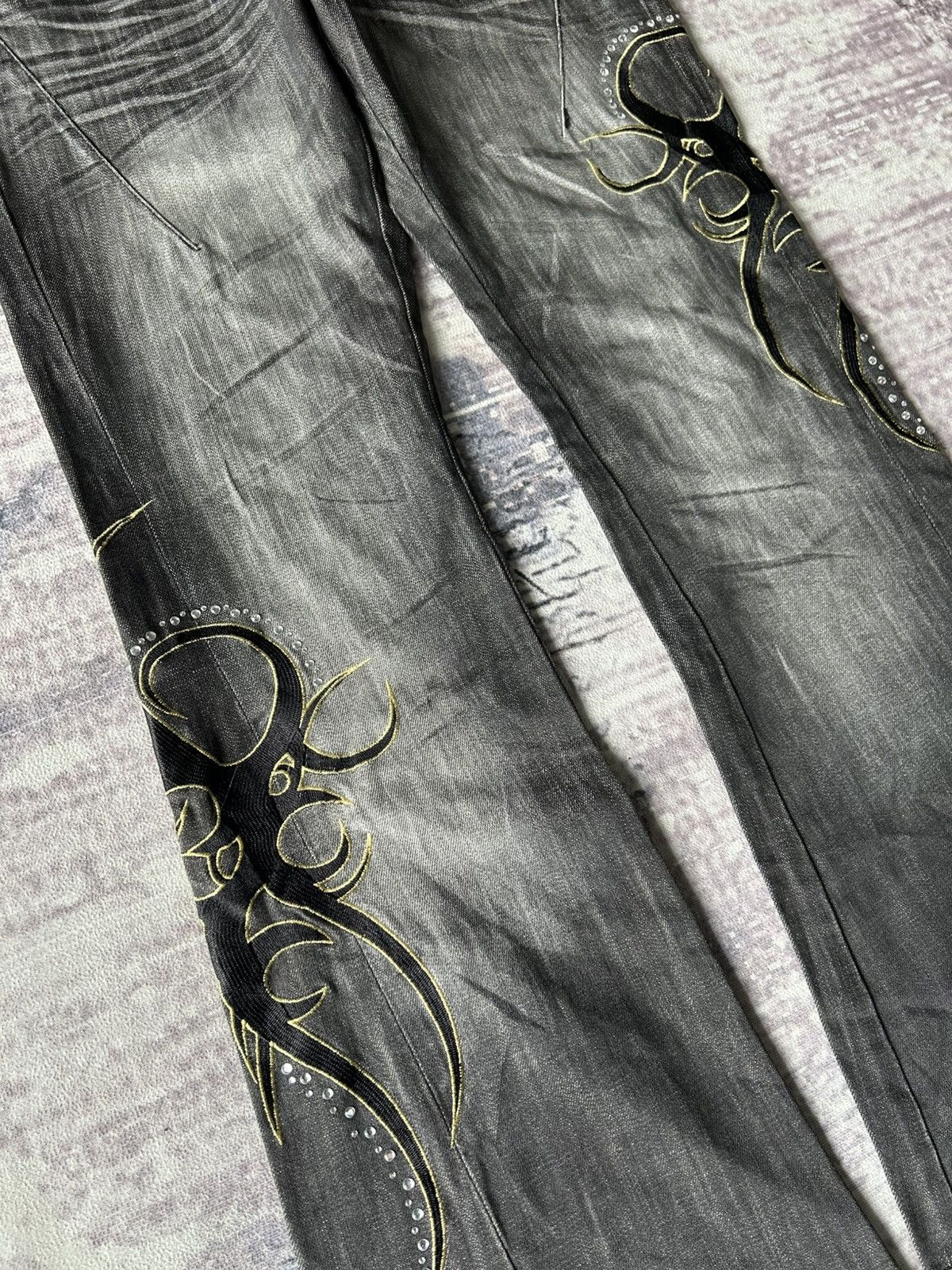 Tornado Mart ( Rare🤩 ) Tornado Mart Art Tribal Flared Jeans Size US 33 - 8 Thumbnail