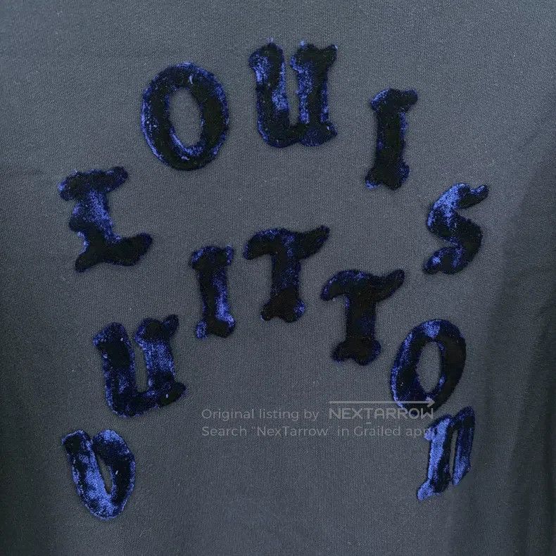 Louis Vuitton Louis Vuitton Flocked logo dark blue sweatshirt Size US S / EU 44-46 / 1 - 4 Thumbnail
