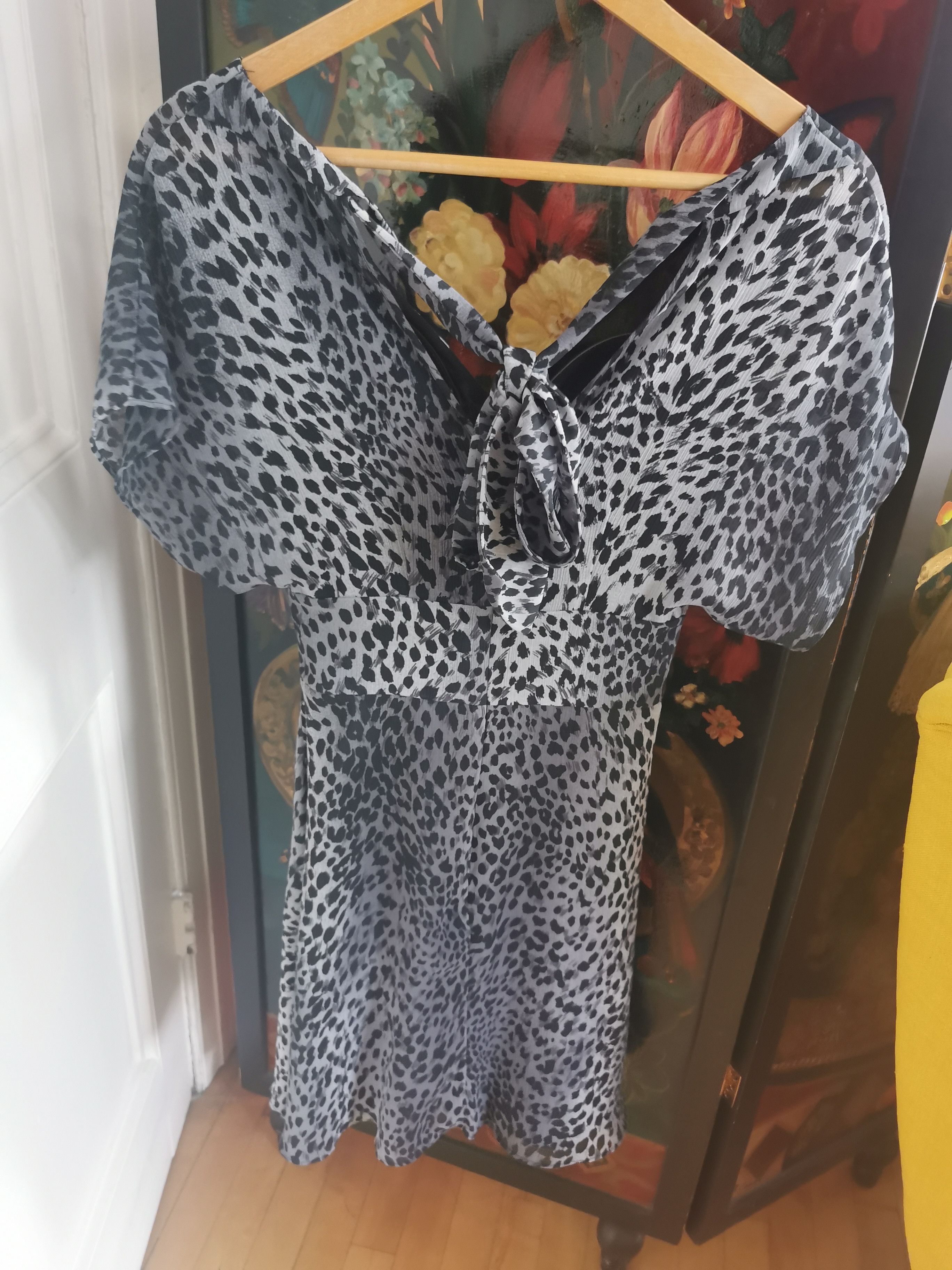 Karen Millen Karen Millen leopard print dress S / 8 Size S / US 4 / IT 40 - 2 Thumbnail
