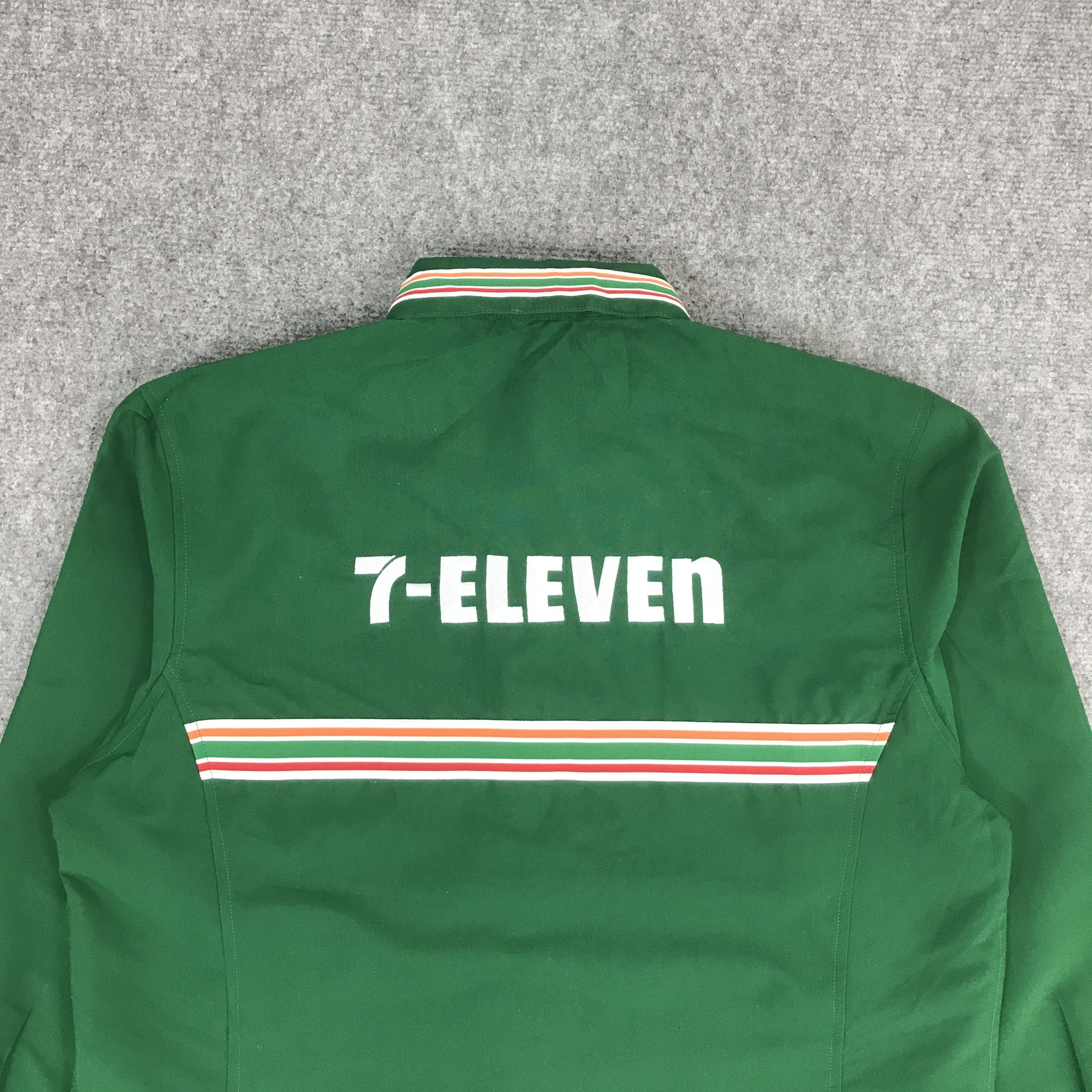 Japanese Brand VTG 7 ELEVEN UNIFORM ZIPPER JACKET Size US L / EU 52-54 / 3 - 4 Thumbnail