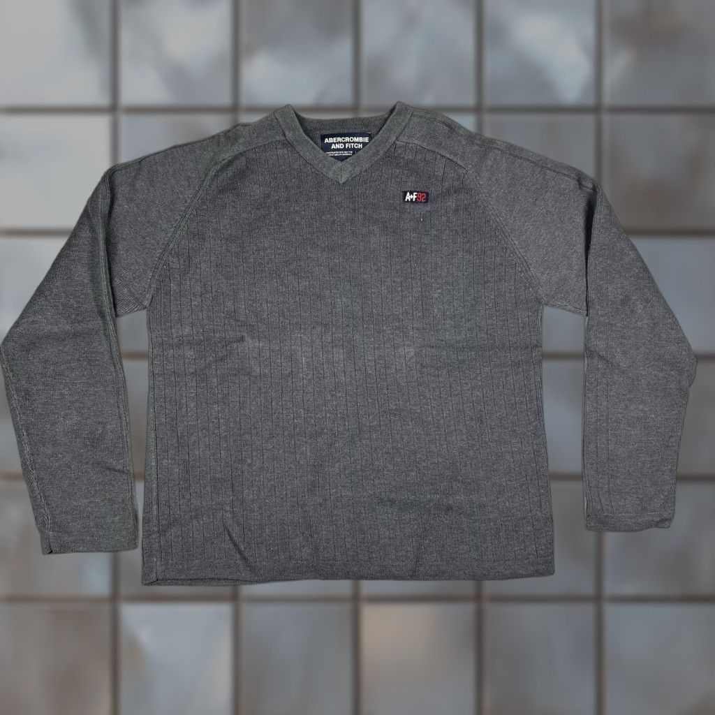 Abercrombie & Fitch VINTAGE Abercrombie & Fitch A92 Mens V-Neck Sweater XL Charcoal Gray Knit Pullover Embroidered Logo Size US XL / EU 56 / 4 - 1 Thumbnail