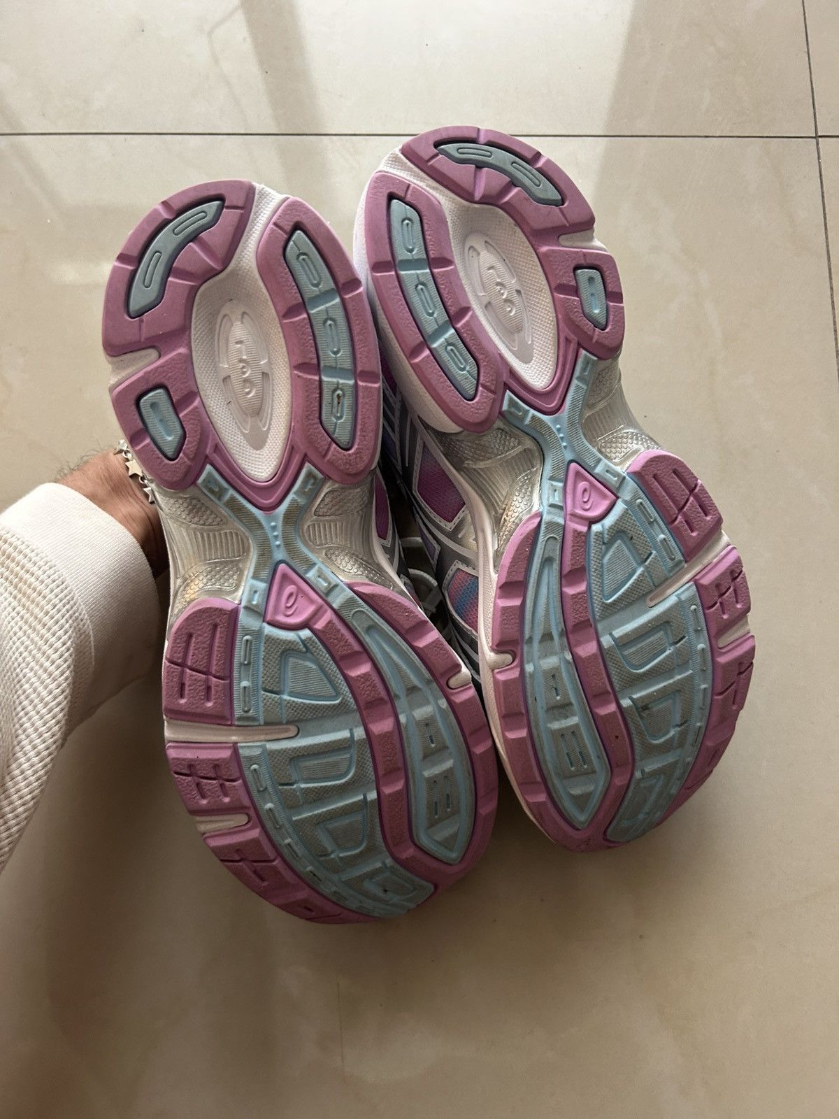 Asics Asics 1130 baby lavender tye dye Size US 7.5 / EU 40-41 - 5 Thumbnail